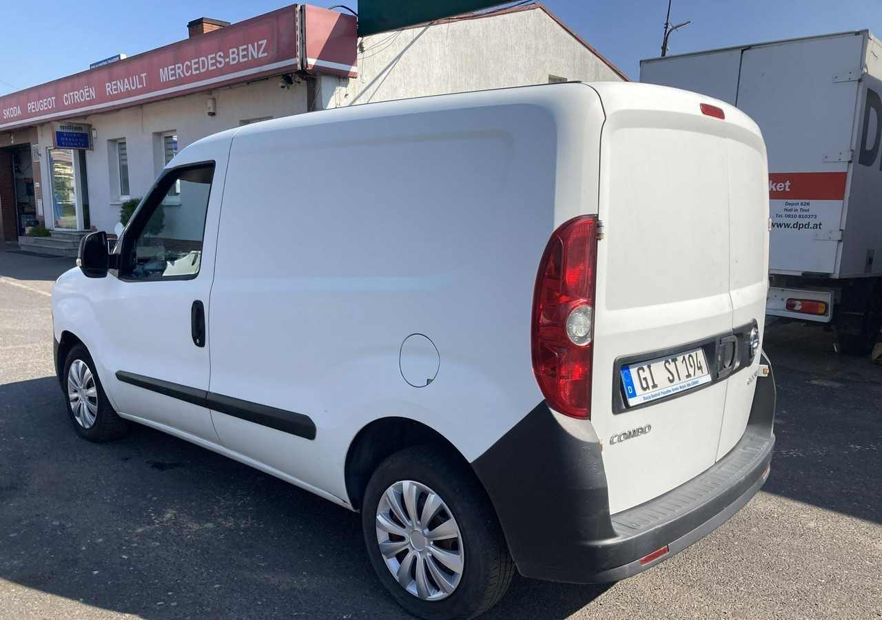 Fiat Doblo Fiat Doblo 1,3 jtd ECO Flex chłodnia do leków 2013 - Furgon: slika Fiat Doblo Fiat Doblo 1,3 jtd ECO Flex chłodnia do leków 2013 - Furgon Fiat Doblo Fiat Doblo 1,3 jtd ECO Flex chłodnia do leków 2013 - Furgon: slika Fiat Doblo Fiat Doblo 1,3 jtd ECO Flex chłodnia do leków 2013 - Furgon