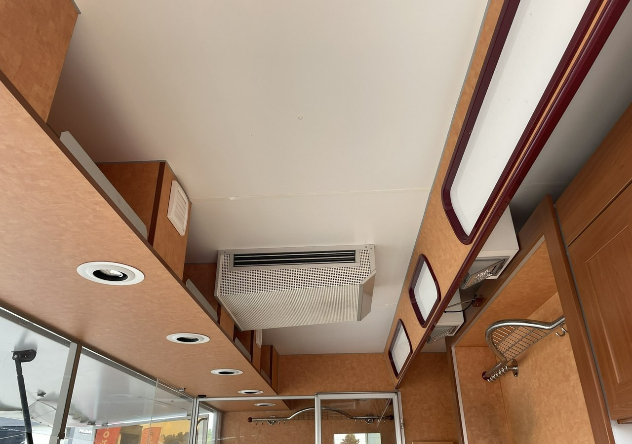 Kamion za prodaju brze hrane Fiat Ducato Autosklep wędlin Gastronomiczny Food Truck Foodtruck 55122km Borco20: slika Kamion za prodaju brze hrane Fiat Ducato Autosklep wędlin Gastronomiczny Food Truck Foodtruck 55122km Borco20