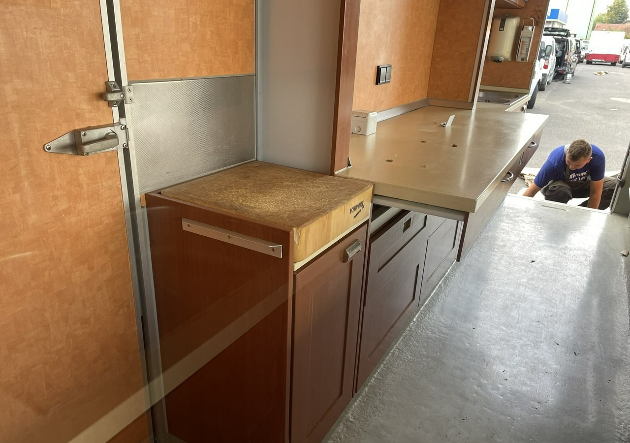 Kamion za prodaju brze hrane Fiat Ducato Autosklep wędlin Gastronomiczny Food Truck Foodtruck 55122km Borco20: slika Kamion za prodaju brze hrane Fiat Ducato Autosklep wędlin Gastronomiczny Food Truck Foodtruck 55122km Borco20