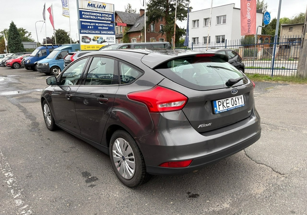 Ford Focus III Focus 1.0 EcoBoost Klima Salon PL 2015 - Hatchback: slika Ford Focus III Focus 1.0 EcoBoost Klima Salon PL 2015 - Hatchback Ford Focus III Focus 1.0 EcoBoost Klima Salon PL 2015 - Hatchback: slika Ford Focus III Focus 1.0 EcoBoost Klima Salon PL 2015 - Hatchback