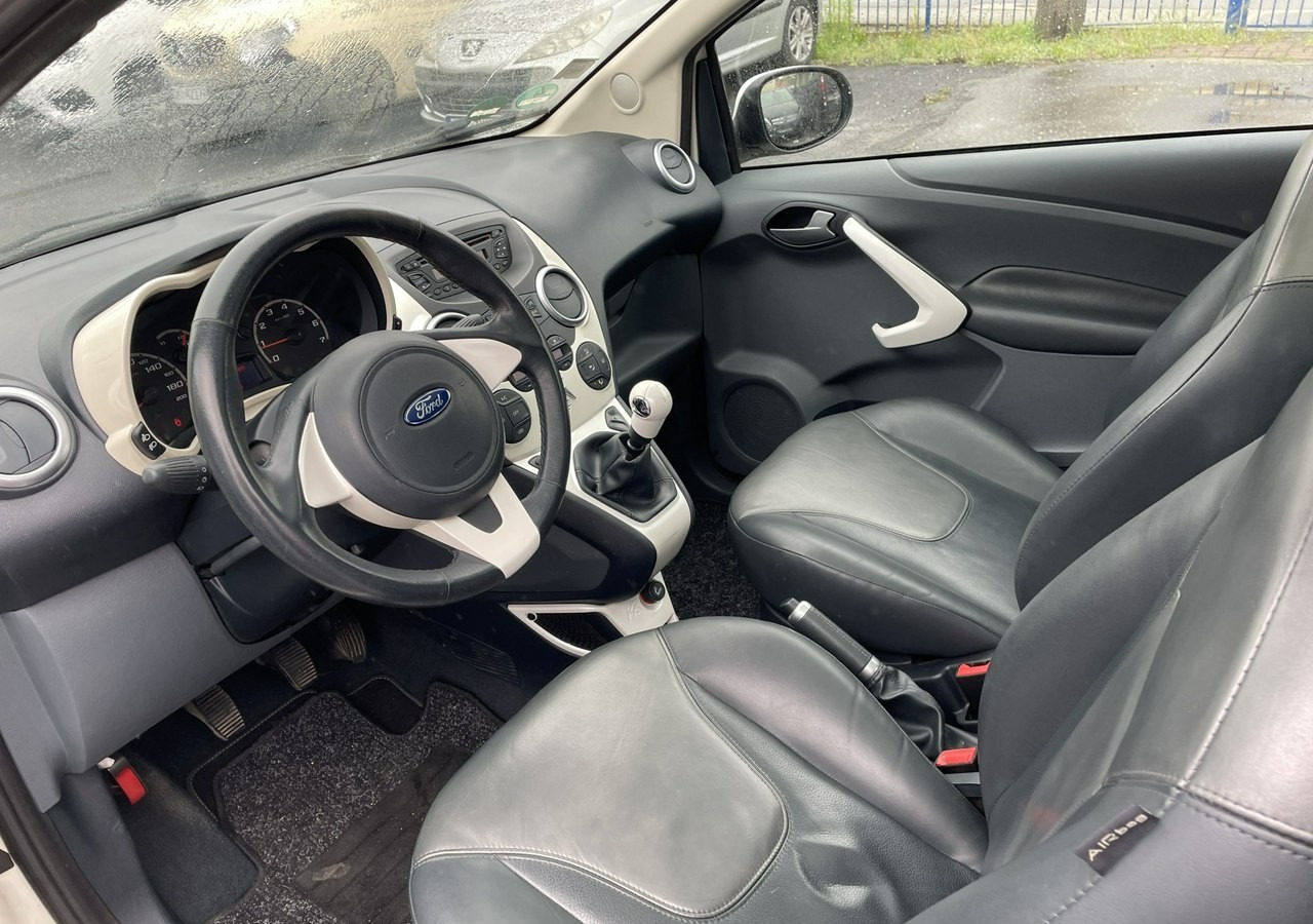 Ford KA II Ford KA 1.2 Champions Edition Klima Panorama 2012 - Hatchback: slika Ford KA II Ford KA 1.2 Champions Edition Klima Panorama 2012 - Hatchback Ford KA II Ford KA 1.2 Champions Edition Klima Panorama 2012 - Hatchback: slika Ford KA II Ford KA 1.2 Champions Edition Klima Panorama 2012 - Hatchback