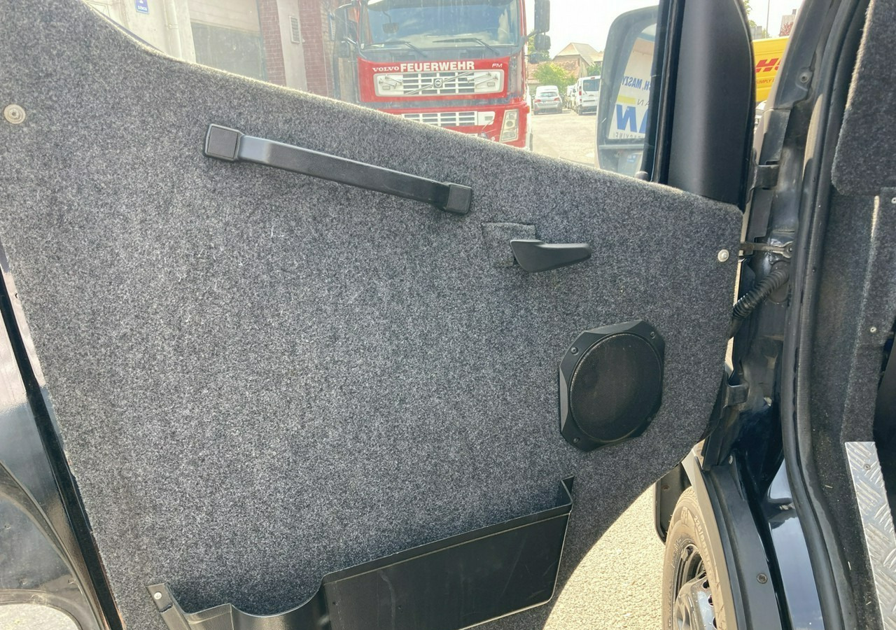 Iveco Daily Iveco 35-130 Bankowóz Kuloodporny Opanceżony pancerny 2015 - Vozilo za sakupljanje otpada: slika Iveco Daily Iveco 35-130 Bankowóz Kuloodporny Opanceżony pancerny 2015 - Vozilo za sakupljanje otpada Iveco Daily Iveco 35-130 Bankowóz Kuloodporny Opanceżony pancerny 2015 - Vozilo za sakupljanje otpada: slika Iveco Daily Iveco 35-130 Bankowóz Kuloodporny Opanceżony pancerny 2015 - Vozilo za sakupljanje otpada