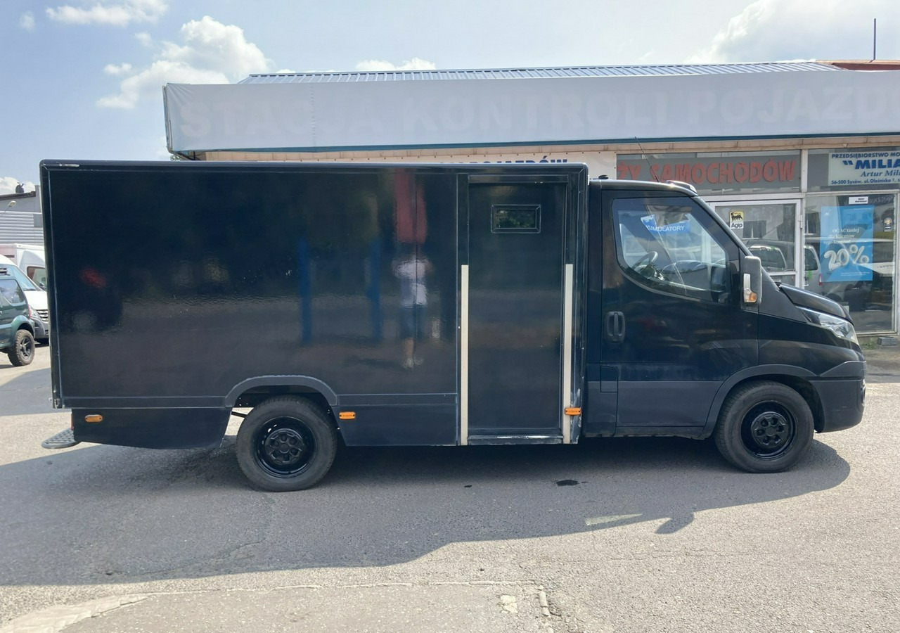 Iveco Daily Iveco 35-130 Bankowóz Kuloodporny Opanceżony pancerny 2015 - Vozilo za sakupljanje otpada: slika Iveco Daily Iveco 35-130 Bankowóz Kuloodporny Opanceżony pancerny 2015 - Vozilo za sakupljanje otpada Iveco Daily Iveco 35-130 Bankowóz Kuloodporny Opanceżony pancerny 2015 - Vozilo za sakupljanje otpada: slika Iveco Daily Iveco 35-130 Bankowóz Kuloodporny Opanceżony pancerny 2015 - Vozilo za sakupljanje otpada