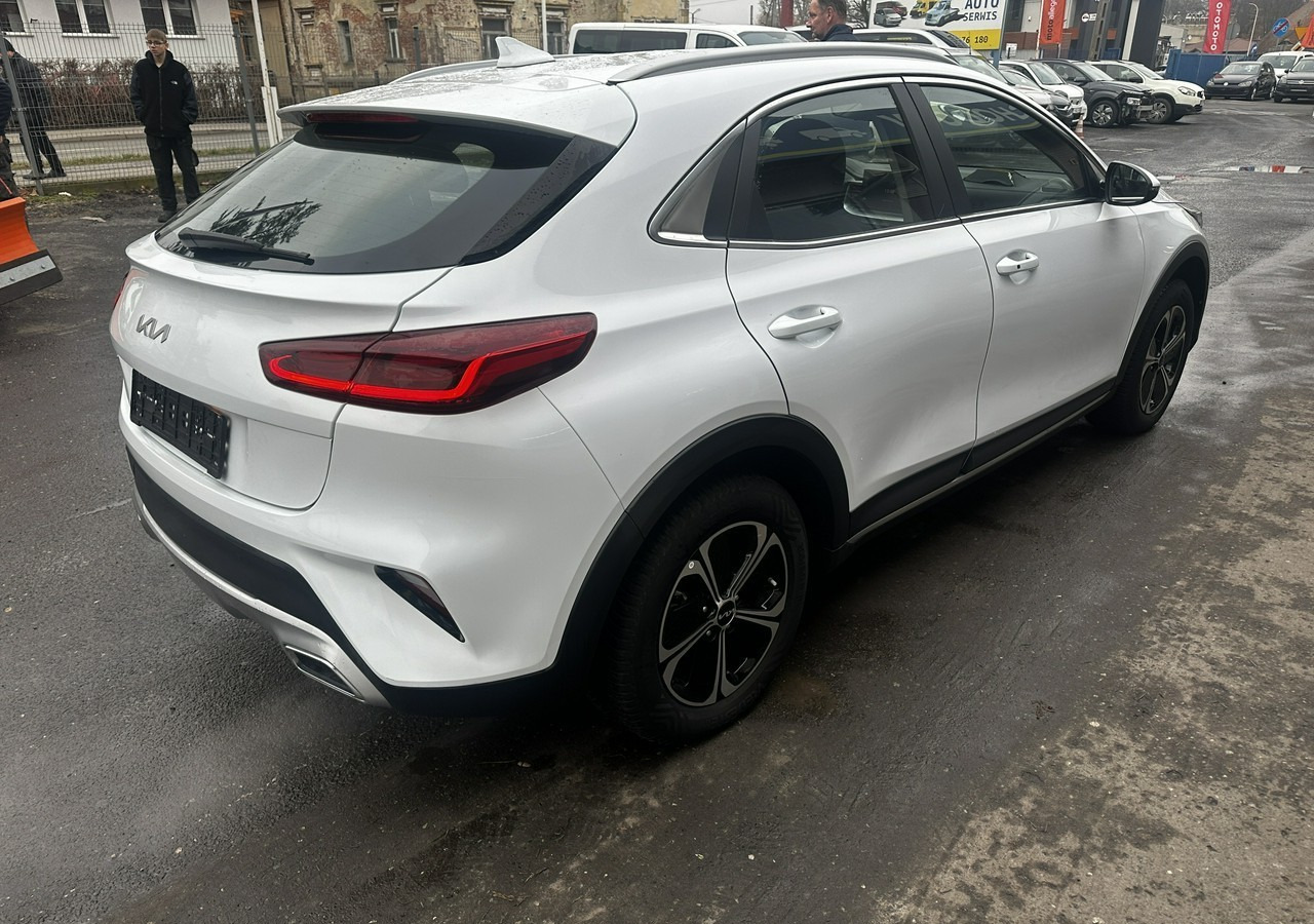 Kia Xceed 1.6 GDI Hybryda Plug-in 50 km na prądzie 2022 - Hatchback: slika Kia Xceed 1.6 GDI Hybryda Plug-in 50 km na prądzie 2022 - Hatchback Kia Xceed 1.6 GDI Hybryda Plug-in 50 km na prądzie 2022 - Hatchback: slika Kia Xceed 1.6 GDI Hybryda Plug-in 50 km na prądzie 2022 - Hatchback