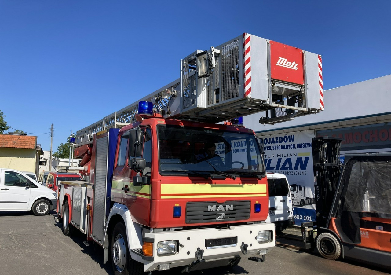 MAN L 2000 MAN 15,280 Straż pożarna drabina Strażacka zwyżka 32m Metz Model 20 - Vatrogasno vozilo: slika MAN L 2000 MAN 15,280 Straż pożarna drabina Strażacka zwyżka 32m Metz Model 20 - Vatrogasno vozilo MAN L 2000 MAN 15,280 Straż pożarna drabina Strażacka zwyżka 32m Metz Model 20 - Vatrogasno vozilo: slika MAN L 2000 MAN 15,280 Straż pożarna drabina Strażacka zwyżka 32m Metz Model 20 - Vatrogasno vozilo