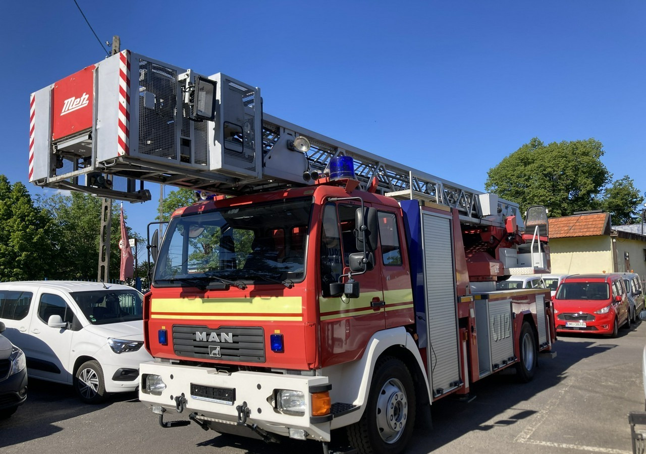 MAN L 2000 MAN 15,280 Straż pożarna drabina Strażacka zwyżka 32m Metz Model 20 - Vatrogasno vozilo: slika MAN L 2000 MAN 15,280 Straż pożarna drabina Strażacka zwyżka 32m Metz Model 20 - Vatrogasno vozilo MAN L 2000 MAN 15,280 Straż pożarna drabina Strażacka zwyżka 32m Metz Model 20 - Vatrogasno vozilo: slika MAN L 2000 MAN 15,280 Straż pożarna drabina Strażacka zwyżka 32m Metz Model 20 - Vatrogasno vozilo