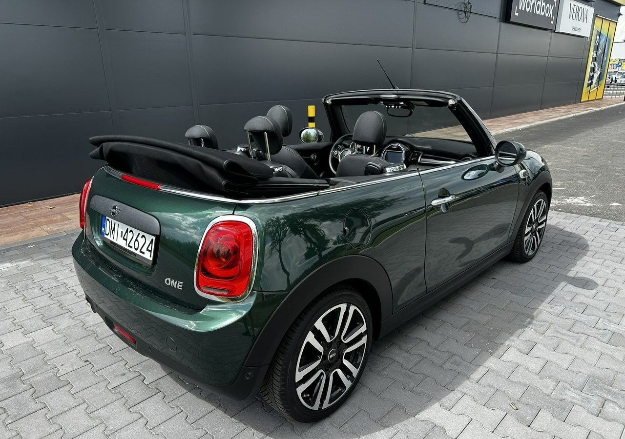 MINI Cabrio II Mini Cabrio Bogata wersja 38tkm Model 2019 - Automobil: slika MINI Cabrio II Mini Cabrio Bogata wersja 38tkm Model 2019 - Automobil MINI Cabrio II Mini Cabrio Bogata wersja 38tkm Model 2019 - Automobil: slika MINI Cabrio II Mini Cabrio Bogata wersja 38tkm Model 2019 - Automobil