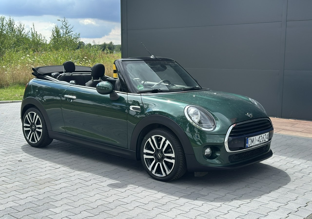 MINI Cabrio II Mini Cabrio Bogata wersja 38tkm Model 2019 - Automobil: slika MINI Cabrio II Mini Cabrio Bogata wersja 38tkm Model 2019 - Automobil MINI Cabrio II Mini Cabrio Bogata wersja 38tkm Model 2019 - Automobil: slika MINI Cabrio II Mini Cabrio Bogata wersja 38tkm Model 2019 - Automobil