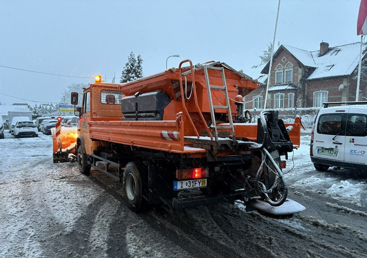 Mercedes-Benz Inny Mercedes-Benz Mercedes Vario 815 Wywrotka 4X4 2004 Pług posypywarka odśnieżarka - Vozilo za čišćenje snijega: slika Mercedes-Benz Inny Mercedes-Benz Mercedes Vario 815 Wywrotka 4X4 2004 Pług posypywarka odśnieżarka - Vozilo za čišćenje snijega Mercedes-Benz Inny Mercedes-Benz Mercedes Vario 815 Wywrotka 4X4 2004 Pług posypywarka odśnieżarka - Vozilo za čišćenje snijega: slika Mercedes-Benz Inny Mercedes-Benz Mercedes Vario 815 Wywrotka 4X4 2004 Pług posypywarka odśnieżarka - Vozilo za čišćenje snijega