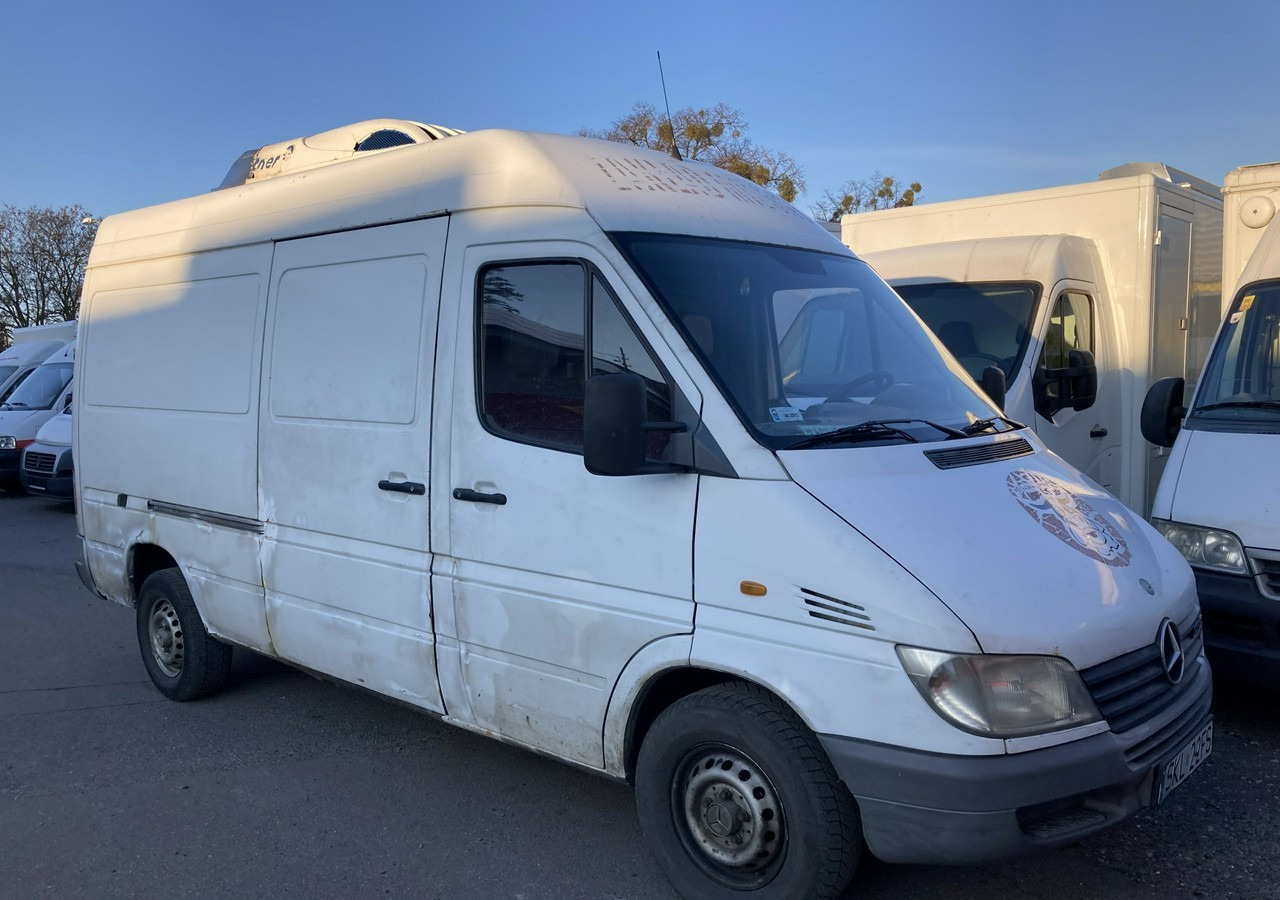 Mercedes-Benz Sprinter Sprinter 313 CDI Chłodnia -Mrożnia Kesstner - Dostavno vozilo hladnjača: slika Mercedes-Benz Sprinter Sprinter 313 CDI Chłodnia -Mrożnia Kesstner - Dostavno vozilo hladnjača Mercedes-Benz Sprinter Sprinter 313 CDI Chłodnia -Mrożnia Kesstner - Dostavno vozilo hladnjača: slika Mercedes-Benz Sprinter Sprinter 313 CDI Chłodnia -Mrożnia Kesstner - Dostavno vozilo hladnjača