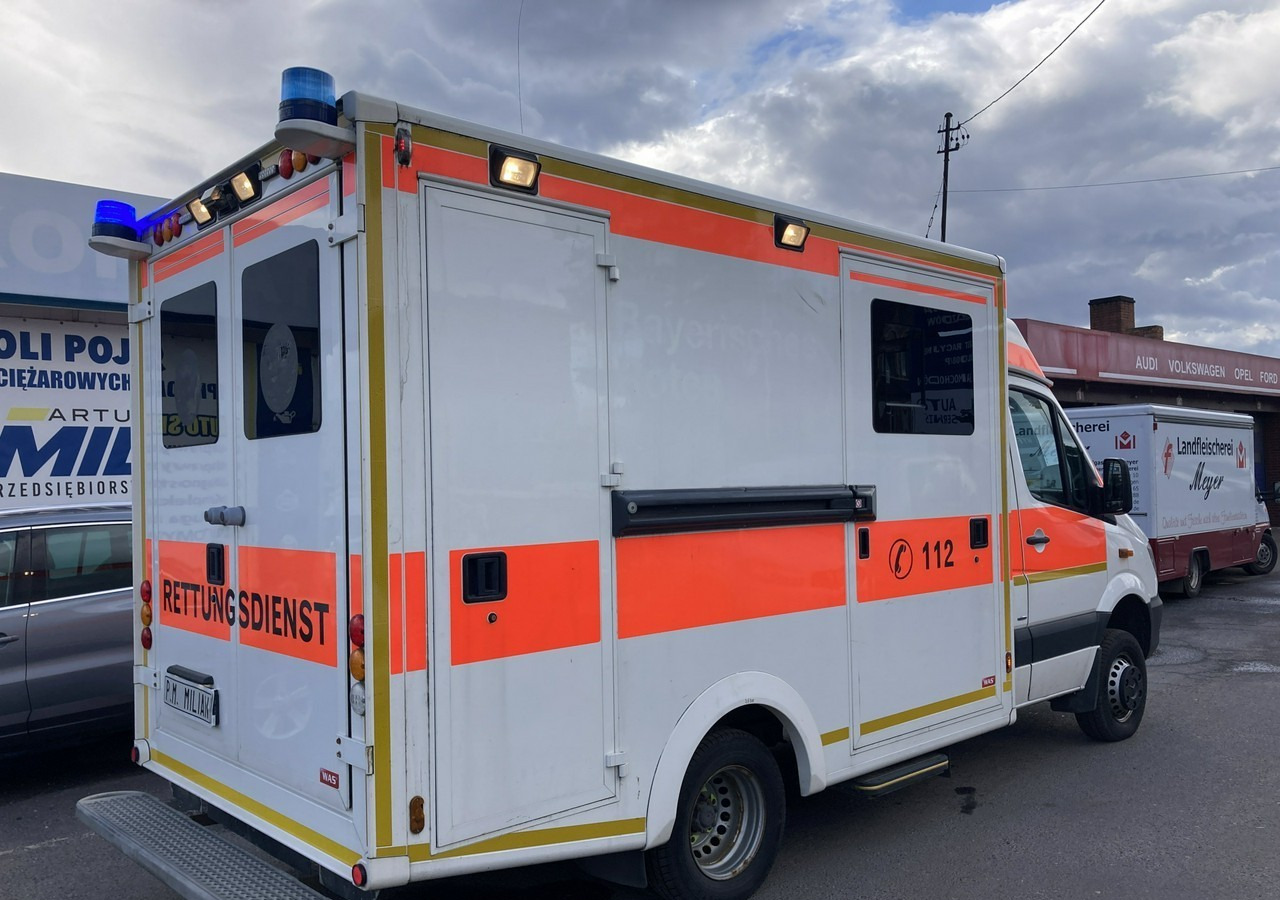 Mercedes-Benz Sprinter Sprinter 519 Karetka 4X4 Ambulans MODEL 2017 - Vozilo hitne pomoći: slika Mercedes-Benz Sprinter Sprinter 519 Karetka 4X4 Ambulans MODEL 2017 - Vozilo hitne pomoći Mercedes-Benz Sprinter Sprinter 519 Karetka 4X4 Ambulans MODEL 2017 - Vozilo hitne pomoći: slika Mercedes-Benz Sprinter Sprinter 519 Karetka 4X4 Ambulans MODEL 2017 - Vozilo hitne pomoći