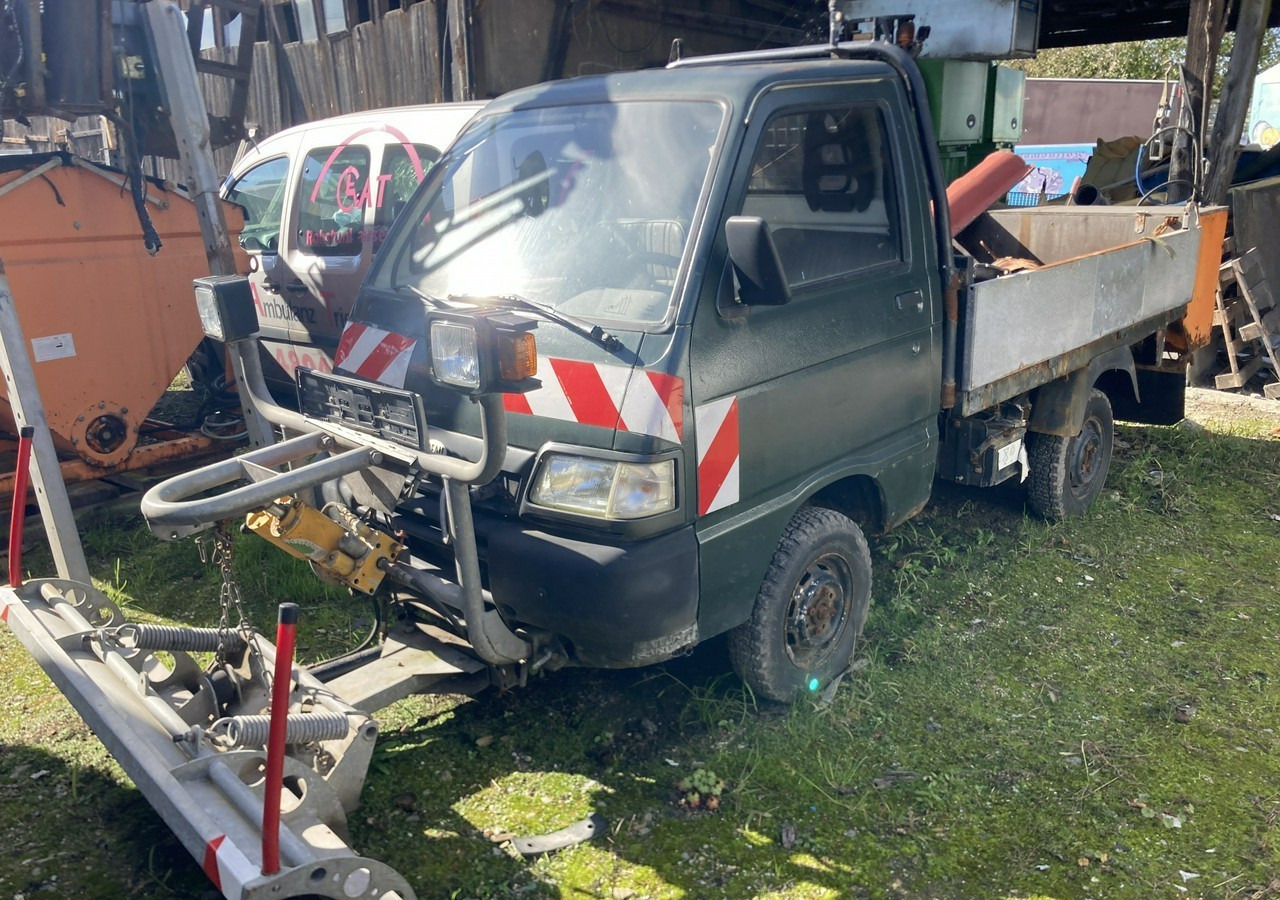 Namjenska/ Posebna vozila Piaggio Piaggio PFAU Wywrotka 4X4 posypywarka odśnieżarka pług 2006: slika Namjenska/ Posebna vozila Piaggio Piaggio PFAU Wywrotka 4X4 posypywarka odśnieżarka pług 2006