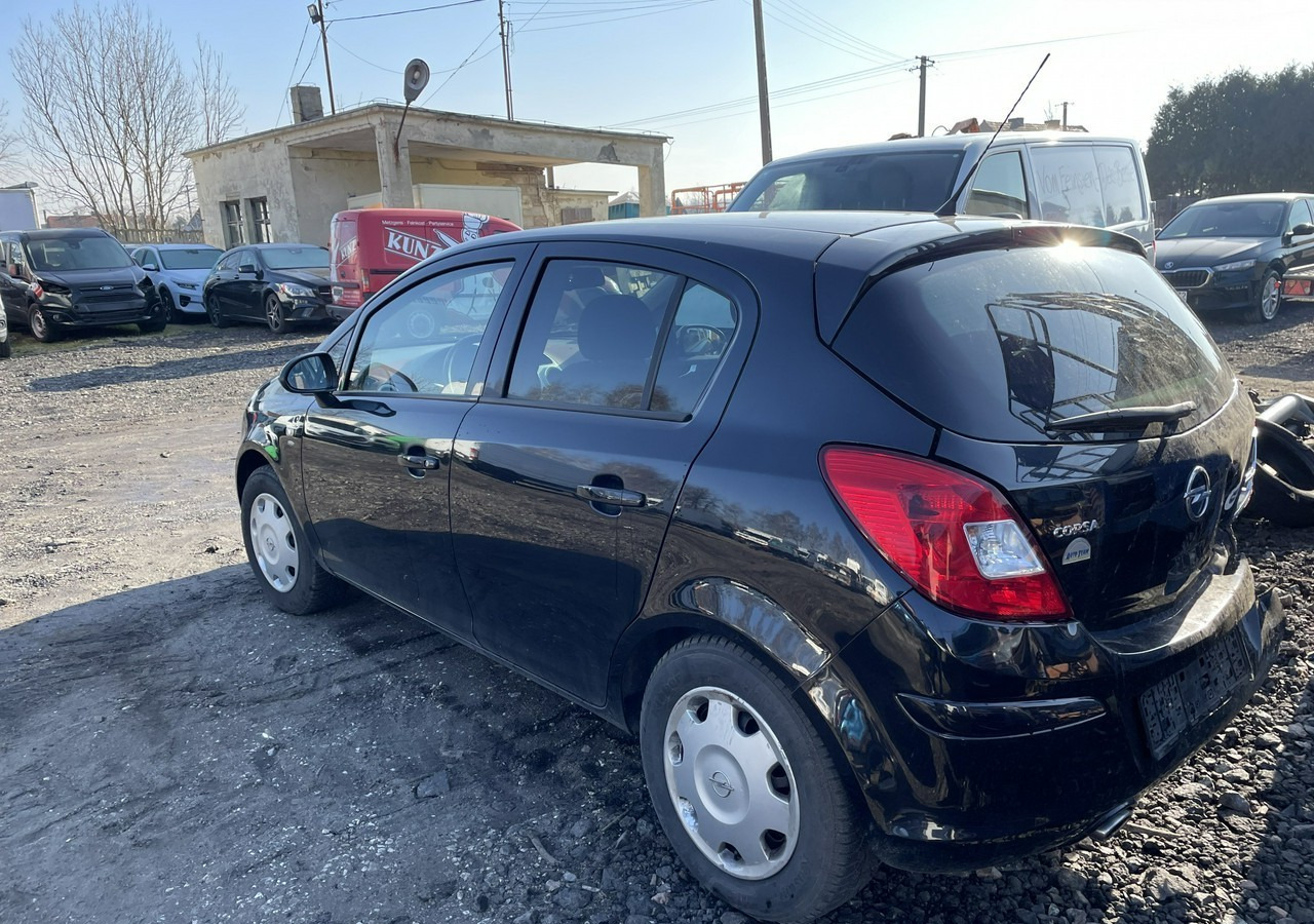 Opel Corsa D Corsa 1.4-87 KM Klima 2011 - Hatchback: slika Opel Corsa D Corsa 1.4-87 KM Klima 2011 - Hatchback Opel Corsa D Corsa 1.4-87 KM Klima 2011 - Hatchback: slika Opel Corsa D Corsa 1.4-87 KM Klima 2011 - Hatchback
