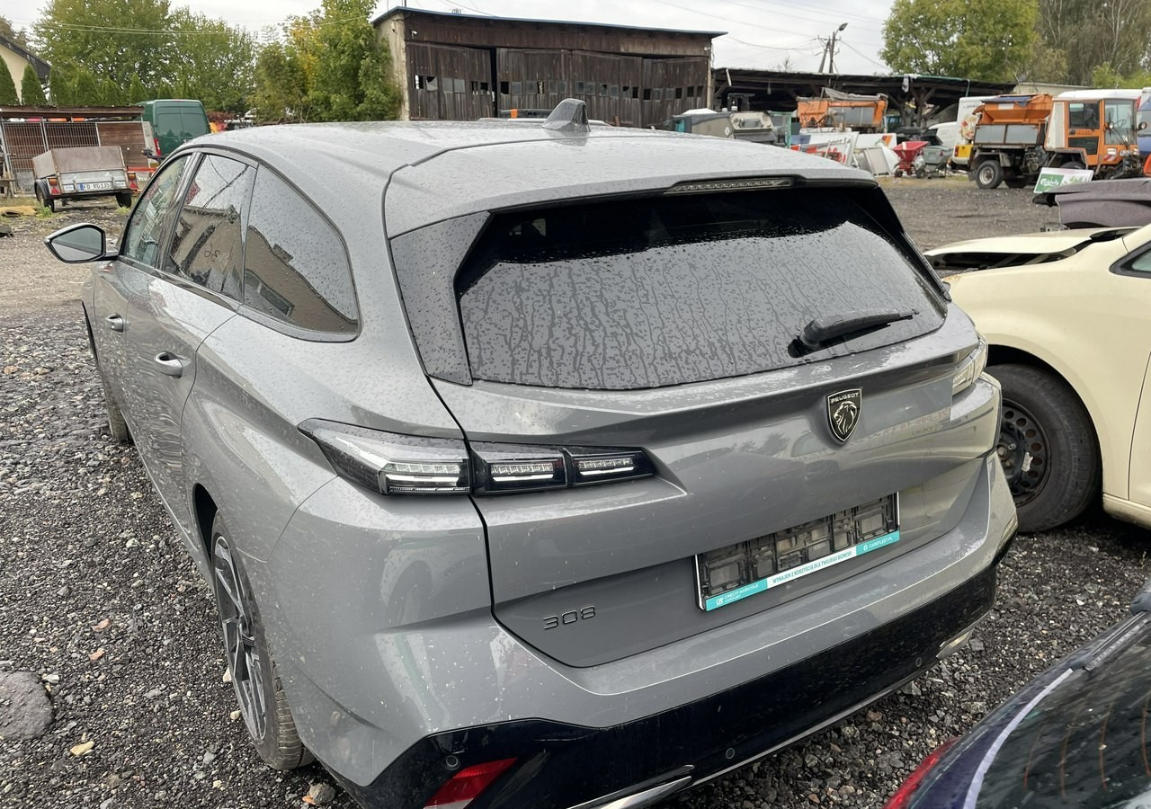 Peugeot 308 P5 Peugeot 308 1.5-131KM BlueHDi Allure Pack S&S EAT8 Salon PL 2024 - Karavan: slika Peugeot 308 P5 Peugeot 308 1.5-131KM BlueHDi Allure Pack S&S EAT8 Salon PL 2024 - Karavan Peugeot 308 P5 Peugeot 308 1.5-131KM BlueHDi Allure Pack S&S EAT8 Salon PL 2024 - Karavan: slika Peugeot 308 P5 Peugeot 308 1.5-131KM BlueHDi Allure Pack S&S EAT8 Salon PL 2024 - Karavan
