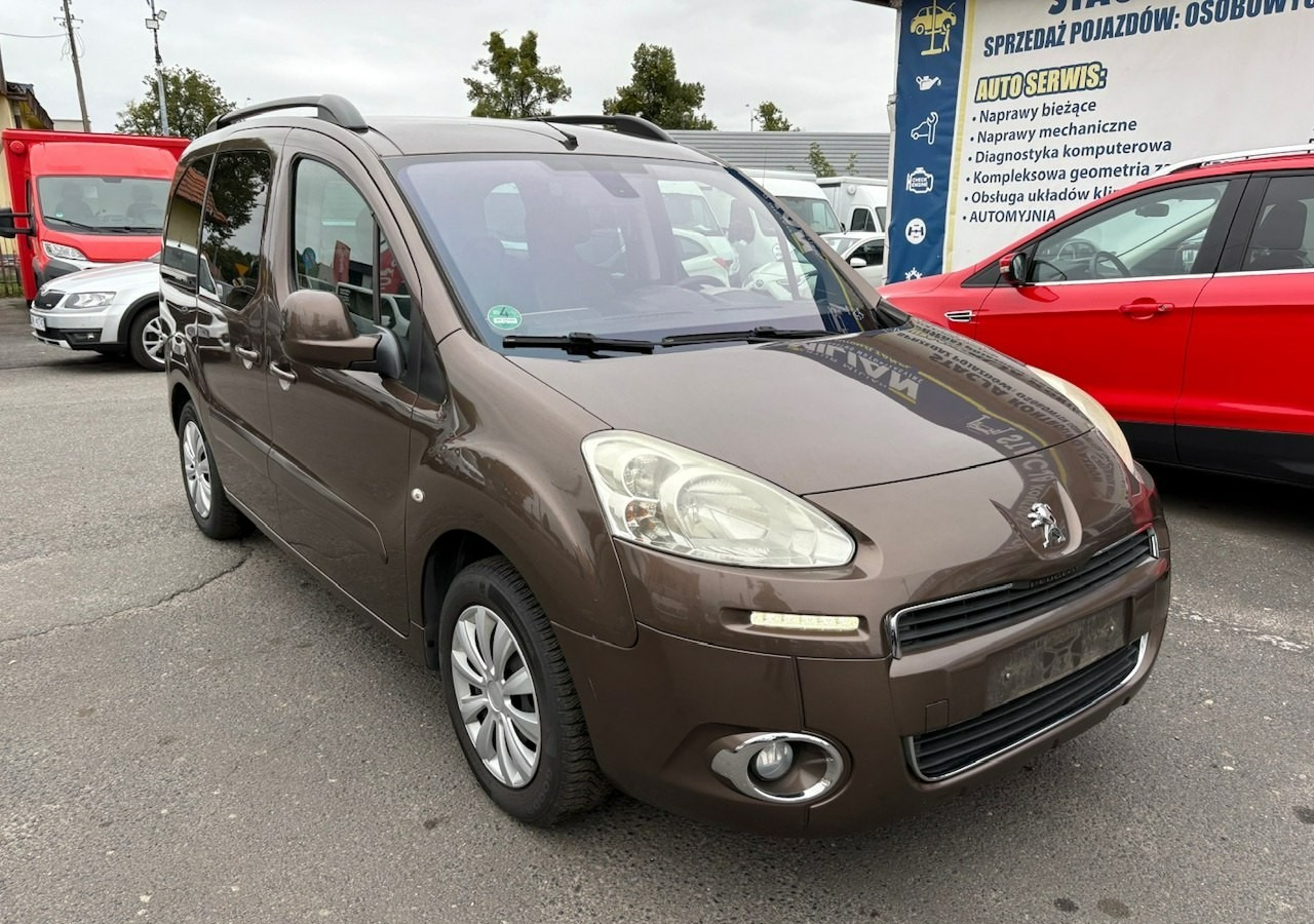 Peugeot Partner II Peugeot Partner Tepee 100 Family Model 2013 - Karavan: slika Peugeot Partner II Peugeot Partner Tepee 100 Family Model 2013 - Karavan Peugeot Partner II Peugeot Partner Tepee 100 Family Model 2013 - Karavan: slika Peugeot Partner II Peugeot Partner Tepee 100 Family Model 2013 - Karavan