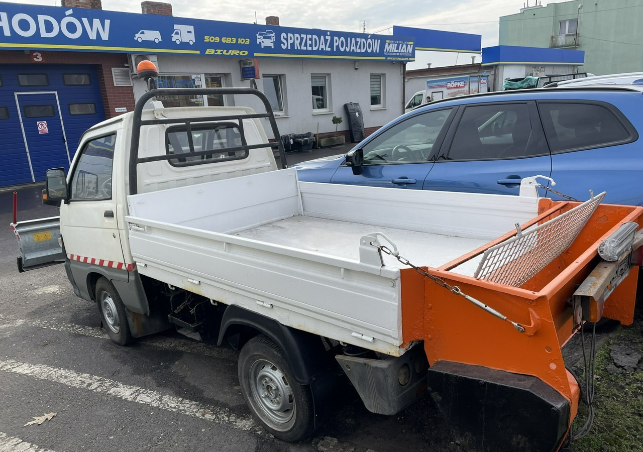 Piaggio Piaggio PFAU Wywrotka 4X4 posypywarka odśnieżarka pług 2009 - Vozilo za čišćenje snijega: slika Piaggio Piaggio PFAU Wywrotka 4X4 posypywarka odśnieżarka pług 2009 - Vozilo za čišćenje snijega Piaggio Piaggio PFAU Wywrotka 4X4 posypywarka odśnieżarka pług 2009 - Vozilo za čišćenje snijega: slika Piaggio Piaggio PFAU Wywrotka 4X4 posypywarka odśnieżarka pług 2009 - Vozilo za čišćenje snijega