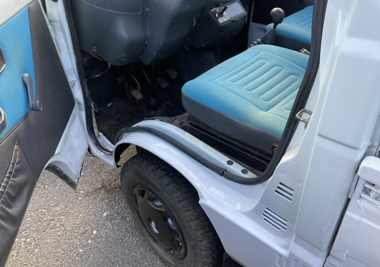 Vozilo za čišćenje snijega Piaggio Piaggio Porter 4X4 Skrzynia odśnieżarka Pług 2011: slika Vozilo za čišćenje snijega Piaggio Piaggio Porter 4X4 Skrzynia odśnieżarka Pług 2011