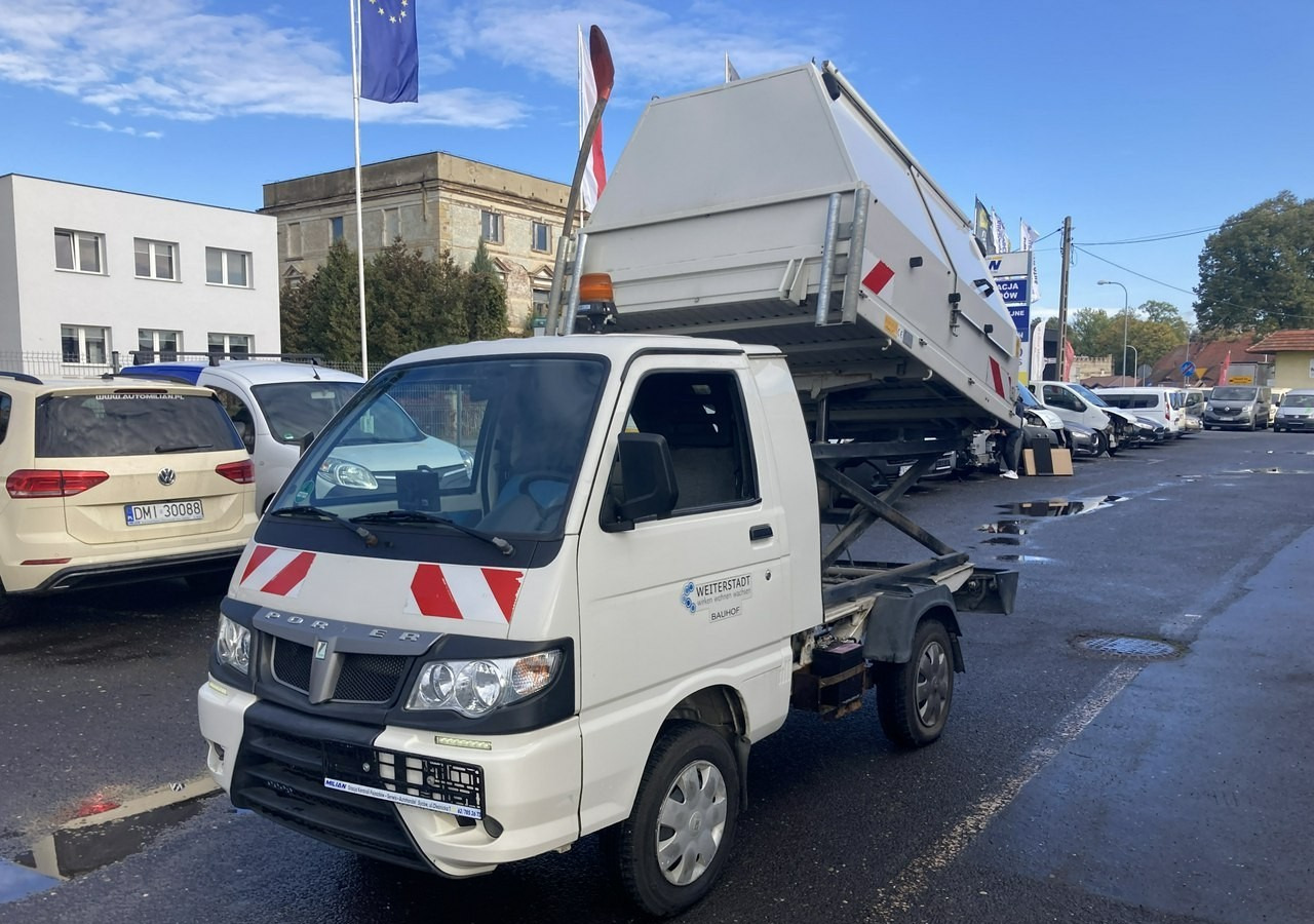 Piaggio Piaggio Porter Śmieciarka Wywrotka 2015 - Kamion za odvoz smeća: slika Piaggio Piaggio Porter Śmieciarka Wywrotka 2015 - Kamion za odvoz smeća Piaggio Piaggio Porter Śmieciarka Wywrotka 2015 - Kamion za odvoz smeća: slika Piaggio Piaggio Porter Śmieciarka Wywrotka 2015 - Kamion za odvoz smeća