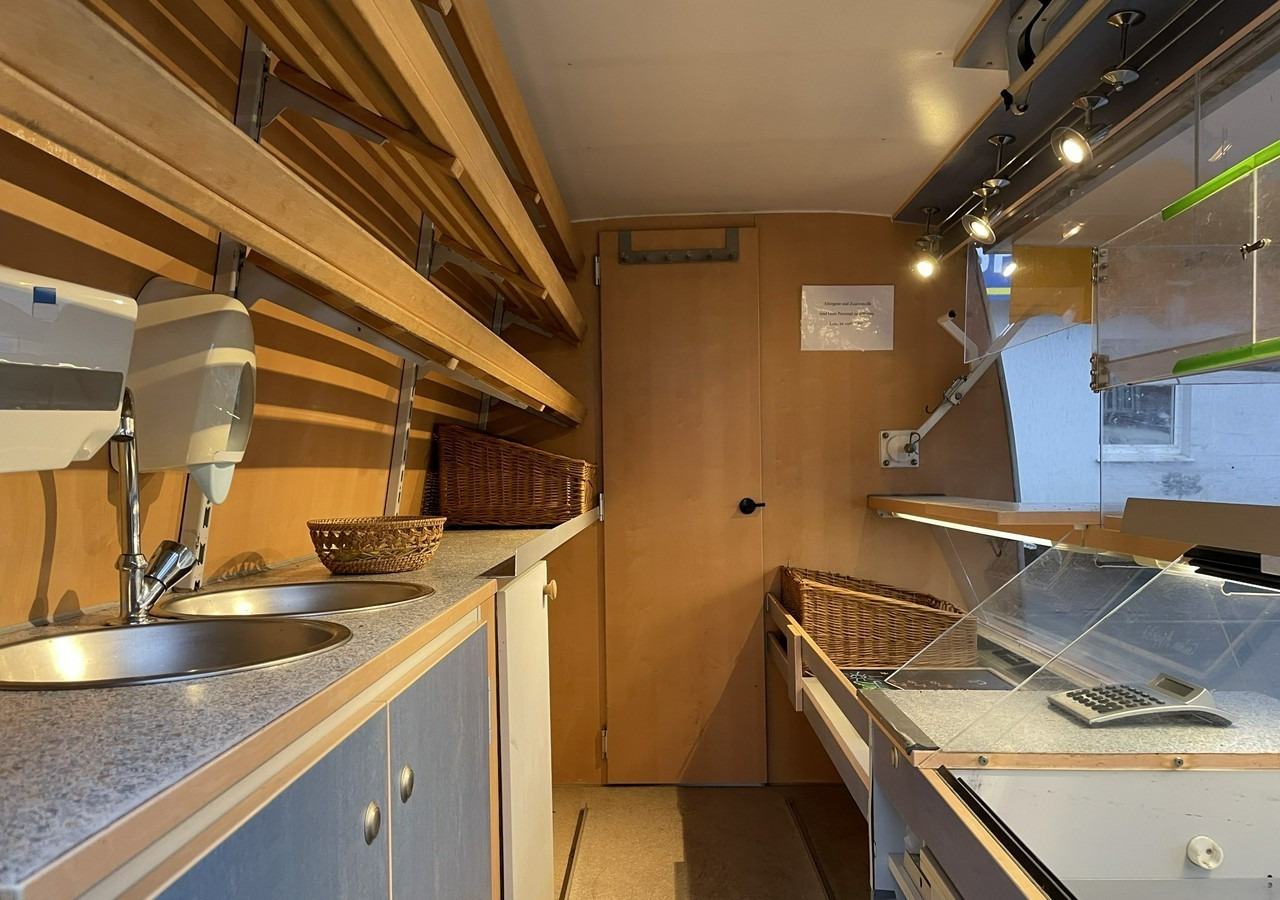 Renault Master Autosklep pieczywa Sklep Gastronomiczny Food Truck Foodtruck 2009 - Kamion za prodaju brze hrane: slika Renault Master Autosklep pieczywa Sklep Gastronomiczny Food Truck Foodtruck 2009 - Kamion za prodaju brze hrane Renault Master Autosklep pieczywa Sklep Gastronomiczny Food Truck Foodtruck 2009 - Kamion za prodaju brze hrane: slika Renault Master Autosklep pieczywa Sklep Gastronomiczny Food Truck Foodtruck 2009 - Kamion za prodaju brze hrane