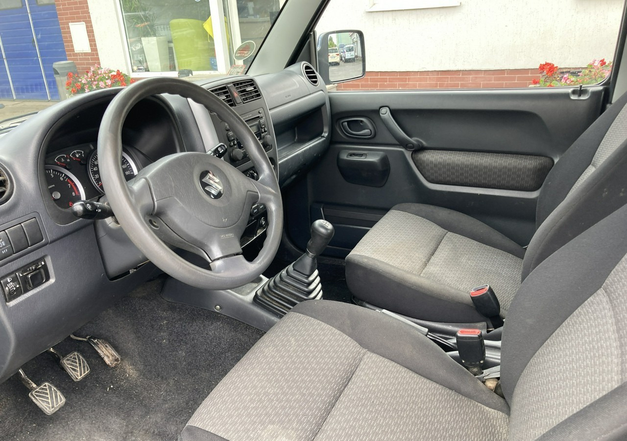 Suzuki Jimny Suzuki Jimny 1.3-16V 4X4 Klima 2006 - Automobil: slika Suzuki Jimny Suzuki Jimny 1.3-16V 4X4 Klima 2006 - Automobil Suzuki Jimny Suzuki Jimny 1.3-16V 4X4 Klima 2006 - Automobil: slika Suzuki Jimny Suzuki Jimny 1.3-16V 4X4 Klima 2006 - Automobil