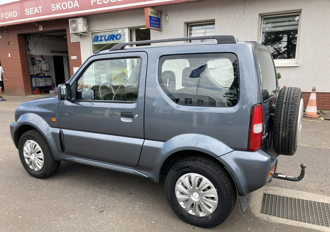Suzuki Jimny Suzuki Jimny 1.3-16V 4X4 Klima 2006 - Automobil: slika Suzuki Jimny Suzuki Jimny 1.3-16V 4X4 Klima 2006 - Automobil Suzuki Jimny Suzuki Jimny 1.3-16V 4X4 Klima 2006 - Automobil: slika Suzuki Jimny Suzuki Jimny 1.3-16V 4X4 Klima 2006 - Automobil