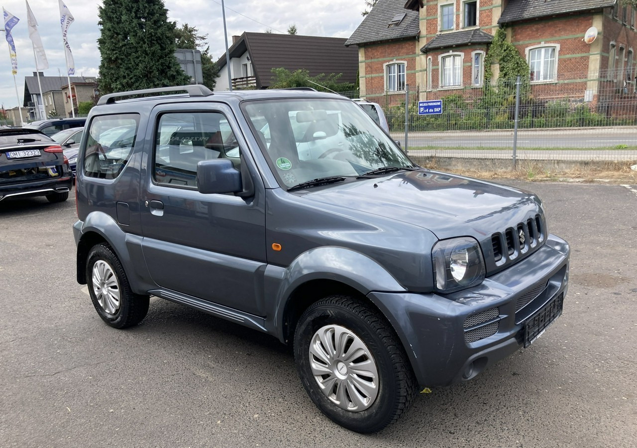 Suzuki Jimny Suzuki Jimny 1.3-16V 4X4 Klima 2006 - Automobil: slika Suzuki Jimny Suzuki Jimny 1.3-16V 4X4 Klima 2006 - Automobil Suzuki Jimny Suzuki Jimny 1.3-16V 4X4 Klima 2006 - Automobil: slika Suzuki Jimny Suzuki Jimny 1.3-16V 4X4 Klima 2006 - Automobil