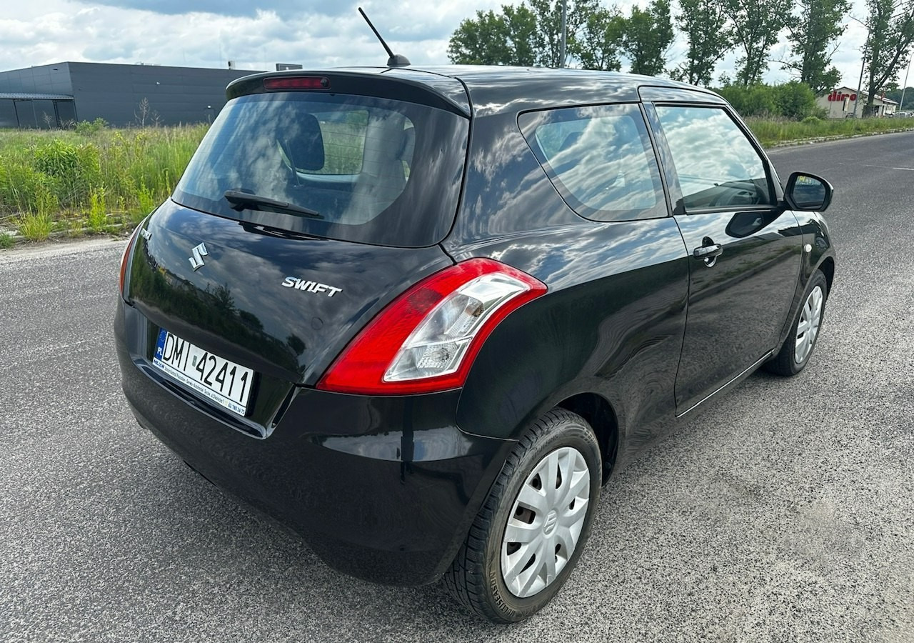 Suzuki Swift V Suzuki Swift 1.2-94KM Klima Model 2012 - Hatchback: slika Suzuki Swift V Suzuki Swift 1.2-94KM Klima Model 2012 - Hatchback Suzuki Swift V Suzuki Swift 1.2-94KM Klima Model 2012 - Hatchback: slika Suzuki Swift V Suzuki Swift 1.2-94KM Klima Model 2012 - Hatchback