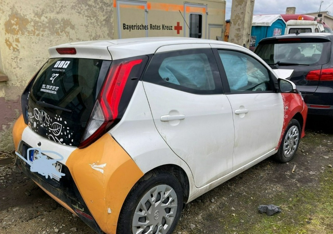 Toyota Aygo II Aygo 1.0-16V Klima Salon PL 2021 Bezyna + LPG - Hatchback: slika Toyota Aygo II Aygo 1.0-16V Klima Salon PL 2021 Bezyna + LPG - Hatchback Toyota Aygo II Aygo 1.0-16V Klima Salon PL 2021 Bezyna + LPG - Hatchback: slika Toyota Aygo II Aygo 1.0-16V Klima Salon PL 2021 Bezyna + LPG - Hatchback