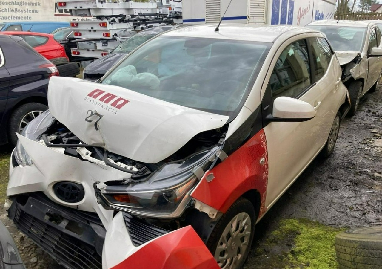 Toyota Aygo II Aygo 1.0-16V Klima Salon PL 2021 Bezyna + LPG - Hatchback: slika Toyota Aygo II Aygo 1.0-16V Klima Salon PL 2021 Bezyna + LPG - Hatchback Toyota Aygo II Aygo 1.0-16V Klima Salon PL 2021 Bezyna + LPG - Hatchback: slika Toyota Aygo II Aygo 1.0-16V Klima Salon PL 2021 Bezyna + LPG - Hatchback