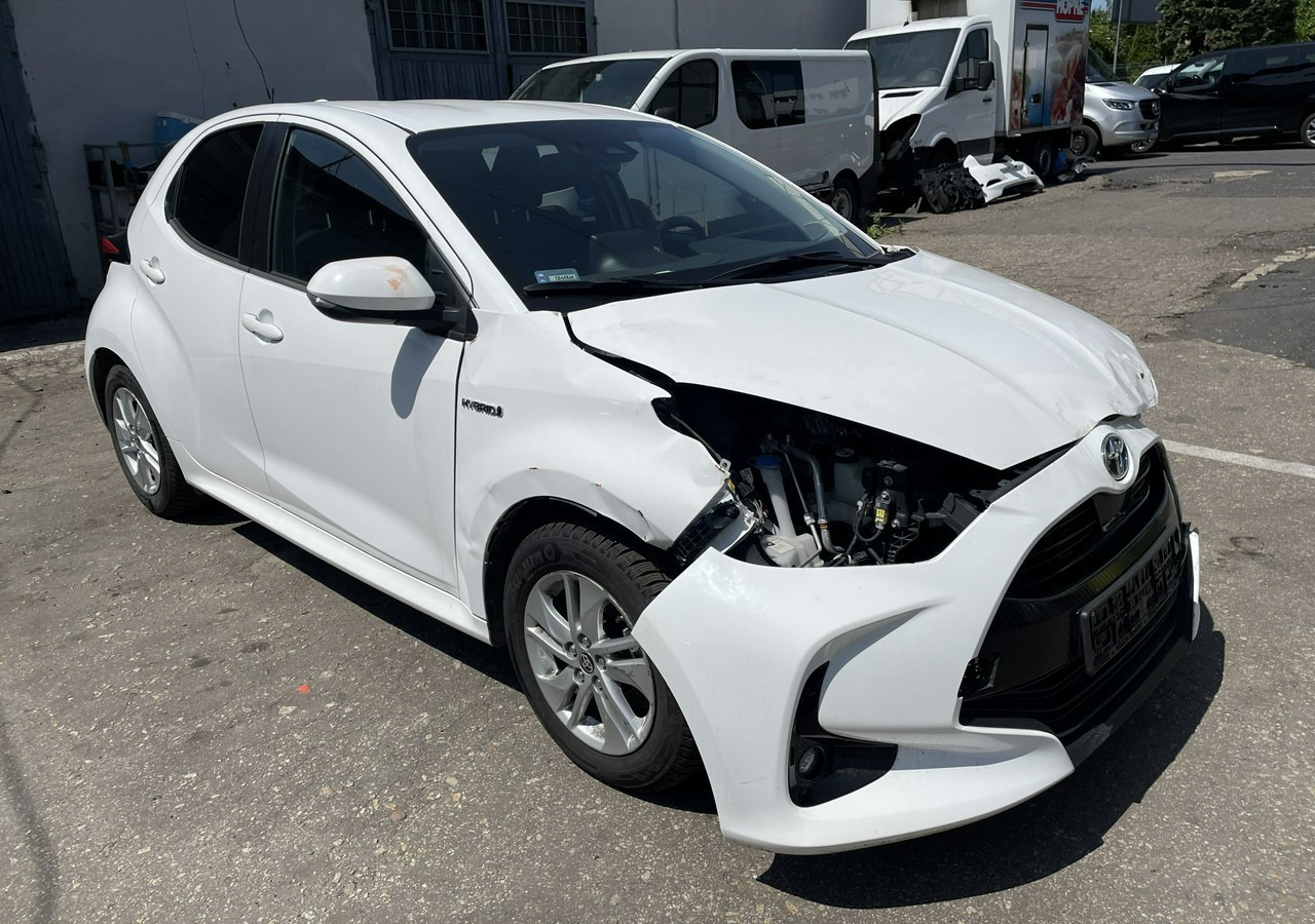Toyota Yaris IV Toyota Yaris Hybrid 1.5 Active Salon PL 2023 FV 23% - Hatchback: slika Toyota Yaris IV Toyota Yaris Hybrid 1.5 Active Salon PL 2023 FV 23% - Hatchback Toyota Yaris IV Toyota Yaris Hybrid 1.5 Active Salon PL 2023 FV 23% - Hatchback: slika Toyota Yaris IV Toyota Yaris Hybrid 1.5 Active Salon PL 2023 FV 23% - Hatchback