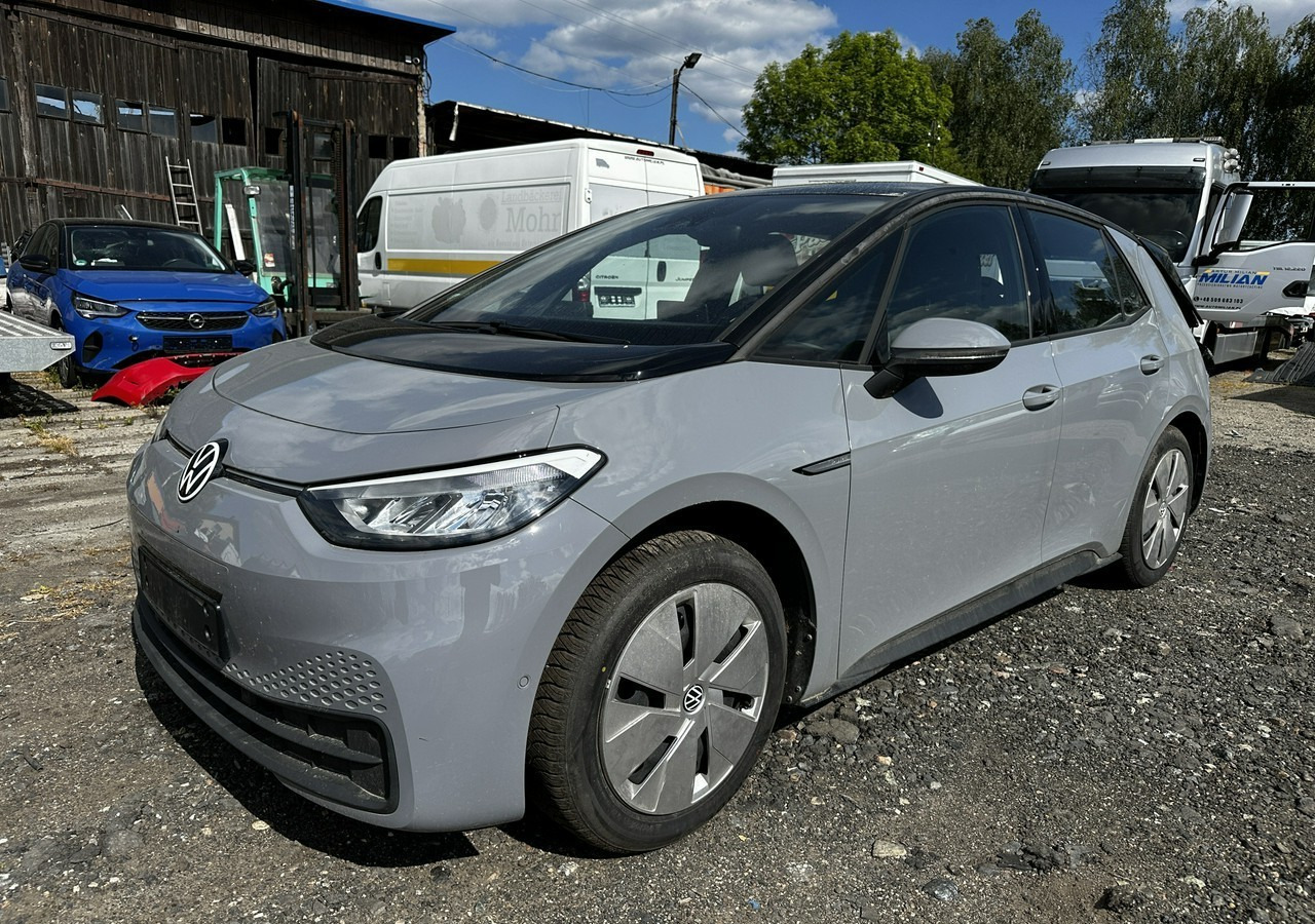Volkswagen ID.3 ID.3 Pure Performance Family Lwd Navi 150KM 2022 - Hatchback: slika Volkswagen ID.3 ID.3 Pure Performance Family Lwd Navi 150KM 2022 - Hatchback Volkswagen ID.3 ID.3 Pure Performance Family Lwd Navi 150KM 2022 - Hatchback: slika Volkswagen ID.3 ID.3 Pure Performance Family Lwd Navi 150KM 2022 - Hatchback