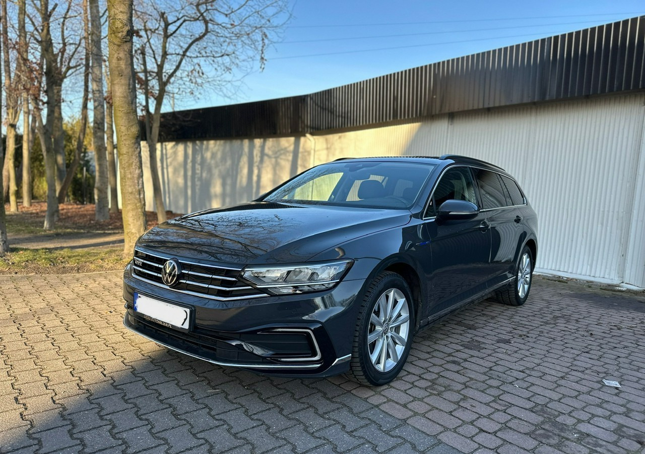 Volkswagen Passat B8 GTE 1.4TSI 218KM Hybryda Plug-in zasięg 50km Panorama*Navi*Skóra*FV2 - Automobil: slika Volkswagen Passat B8 GTE 1.4TSI 218KM Hybryda Plug-in zasięg 50km Panorama*Navi*Skóra*FV2 - Automobil Volkswagen Passat B8 GTE 1.4TSI 218KM Hybryda Plug-in zasięg 50km Panorama*Navi*Skóra*FV2 - Automobil: slika Volkswagen Passat B8 GTE 1.4TSI 218KM Hybryda Plug-in zasięg 50km Panorama*Navi*Skóra*FV2 - Automobil