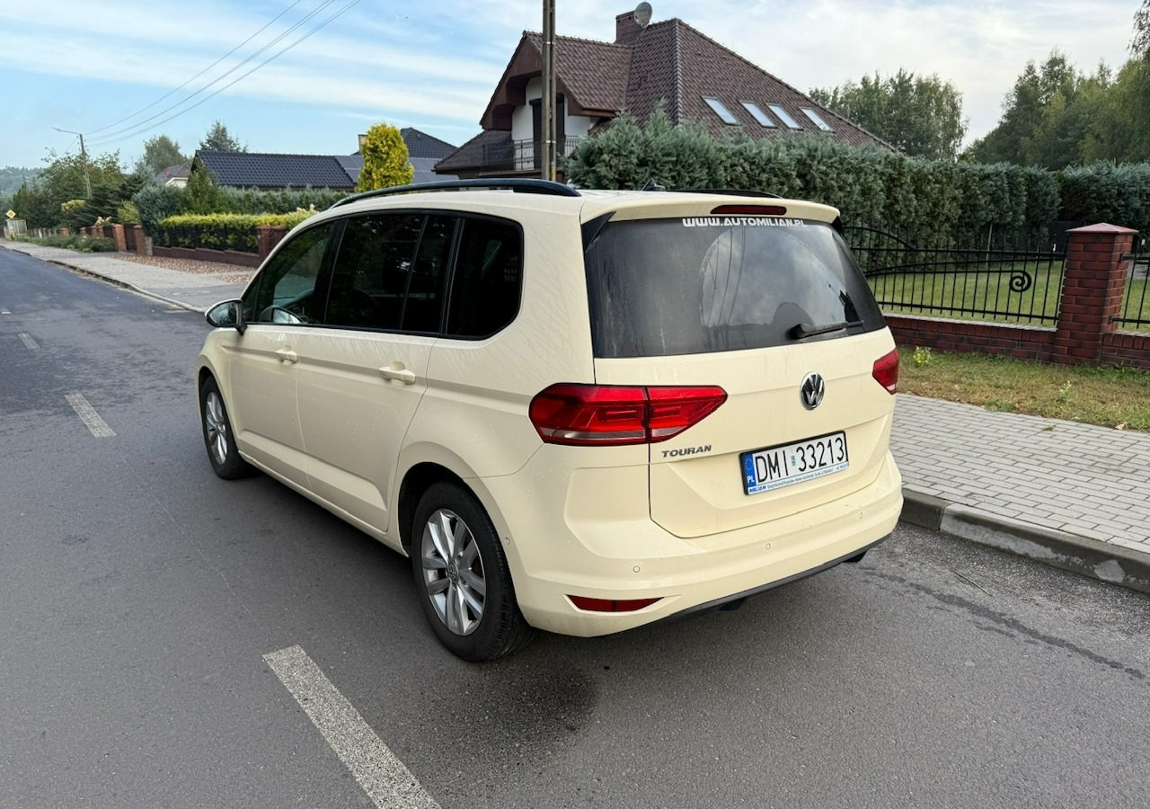 Volkswagen Touran III 2.0 TDI DSG 120 KM Automat 7osobowy Klima Skóra Full Serwis 2020 - Karavan: slika Volkswagen Touran III 2.0 TDI DSG 120 KM Automat 7osobowy Klima Skóra Full Serwis 2020 - Karavan Volkswagen Touran III 2.0 TDI DSG 120 KM Automat 7osobowy Klima Skóra Full Serwis 2020 - Karavan: slika Volkswagen Touran III 2.0 TDI DSG 120 KM Automat 7osobowy Klima Skóra Full Serwis 2020 - Karavan