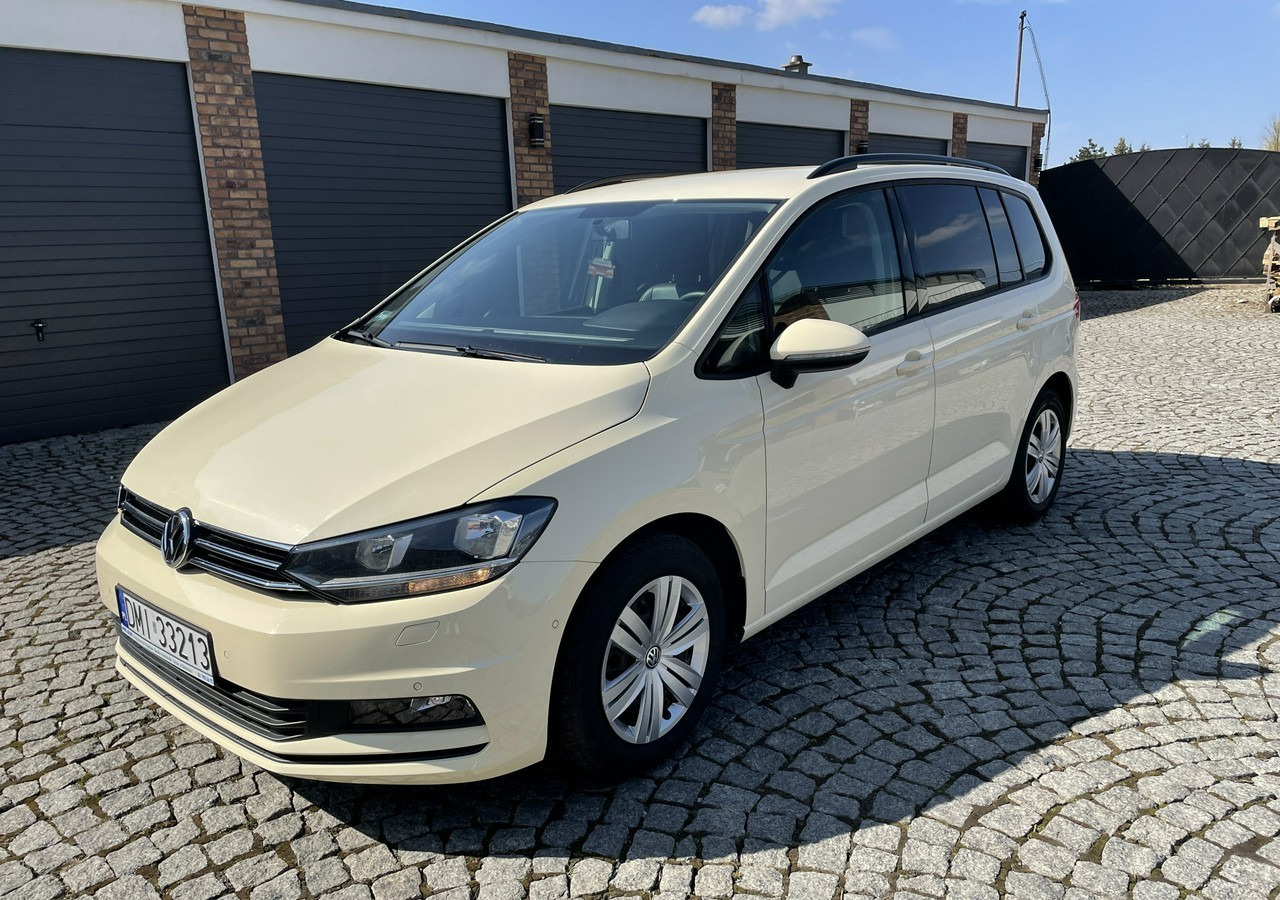 Volkswagen Touran III 2.0 TDI DSG Automat 7osobowy 2020 - Automobil: slika Volkswagen Touran III 2.0 TDI DSG Automat 7osobowy 2020 - Automobil Volkswagen Touran III 2.0 TDI DSG Automat 7osobowy 2020 - Automobil: slika Volkswagen Touran III 2.0 TDI DSG Automat 7osobowy 2020 - Automobil