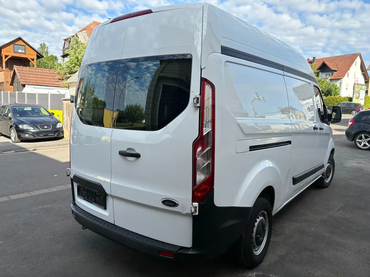 Ford Transit Custom 300 L2 H2 Motorschaden - Furgon: slika Ford Transit Custom 300 L2 H2 Motorschaden - Furgon Ford Transit Custom 300 L2 H2 Motorschaden - Furgon: slika Ford Transit Custom 300 L2 H2 Motorschaden - Furgon