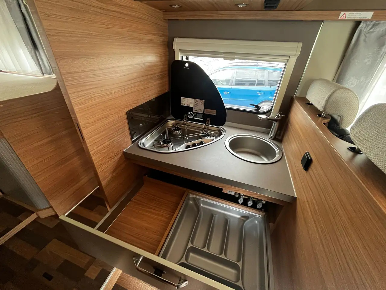 Novi Poluintegrirani kamper Weinsberg CaraSuite 700 ME: slika Novi Poluintegrirani kamper Weinsberg CaraSuite 700 ME Novi Poluintegrirani kamper Weinsberg CaraSuite 700 ME: slika Novi Poluintegrirani kamper Weinsberg CaraSuite 700 ME