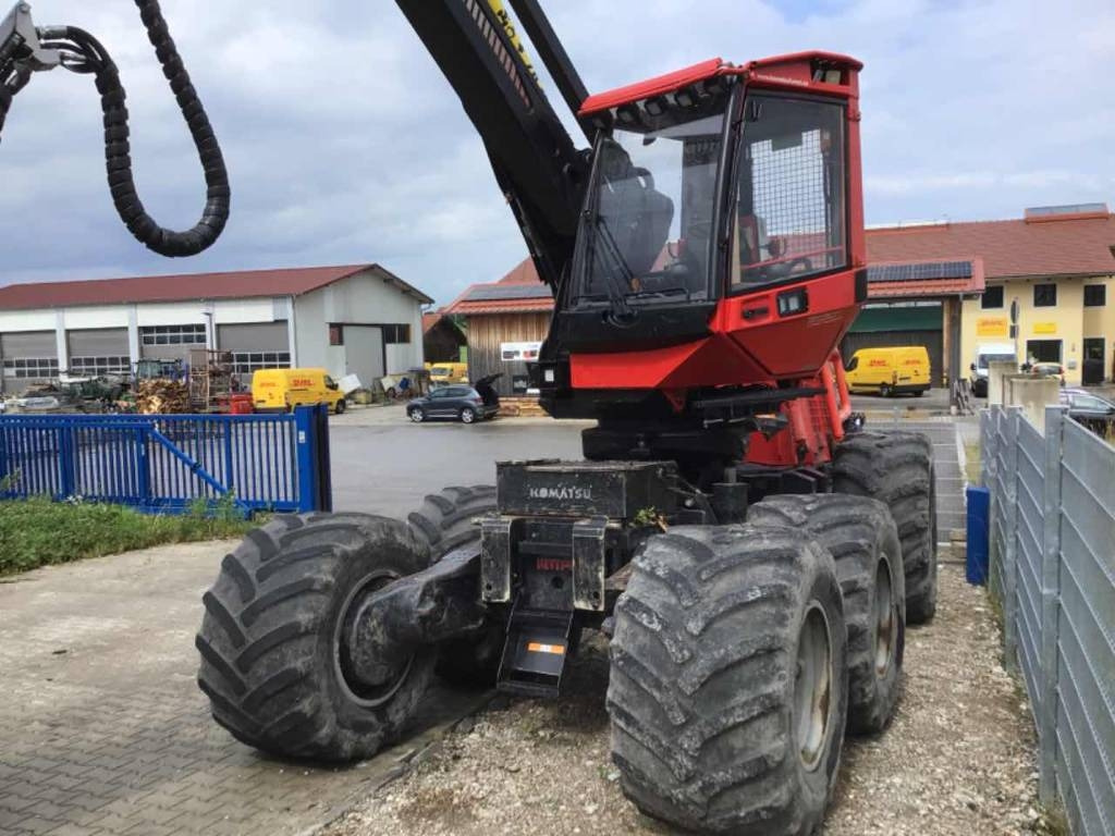 Komatsu 931.1 - Kombajn za šumarstvo: slika Komatsu 931.1 - Kombajn za šumarstvo Komatsu 931.1 - Kombajn za šumarstvo: slika Komatsu 931.1 - Kombajn za šumarstvo