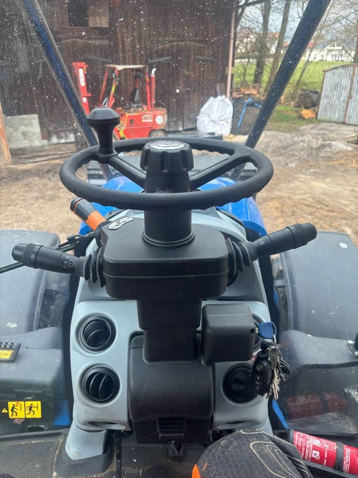 Traktor za šumarstvo New Holland T5.110 AutoCommand: slika Traktor za šumarstvo New Holland T5.110 AutoCommand