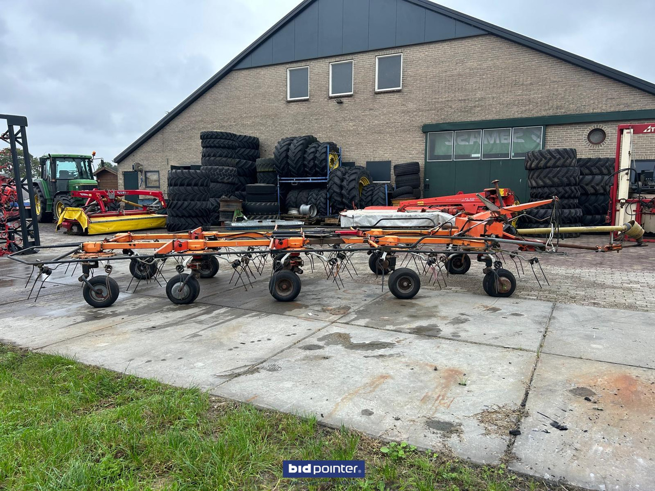 Fella TH1300 Hydro - Prevrtač sijena/ Grabulje: slika Fella TH1300 Hydro - Prevrtač sijena/ Grabulje Fella TH1300 Hydro - Prevrtač sijena/ Grabulje: slika Fella TH1300 Hydro - Prevrtač sijena/ Grabulje