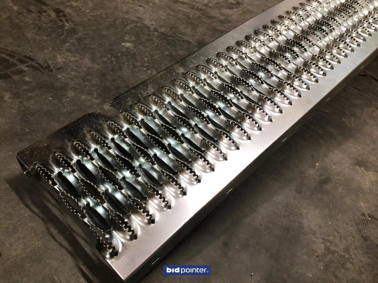 HH Metalen oprijplank - Utovarna rampa: slika HH Metalen oprijplank - Utovarna rampa HH Metalen oprijplank - Utovarna rampa: slika HH Metalen oprijplank - Utovarna rampa