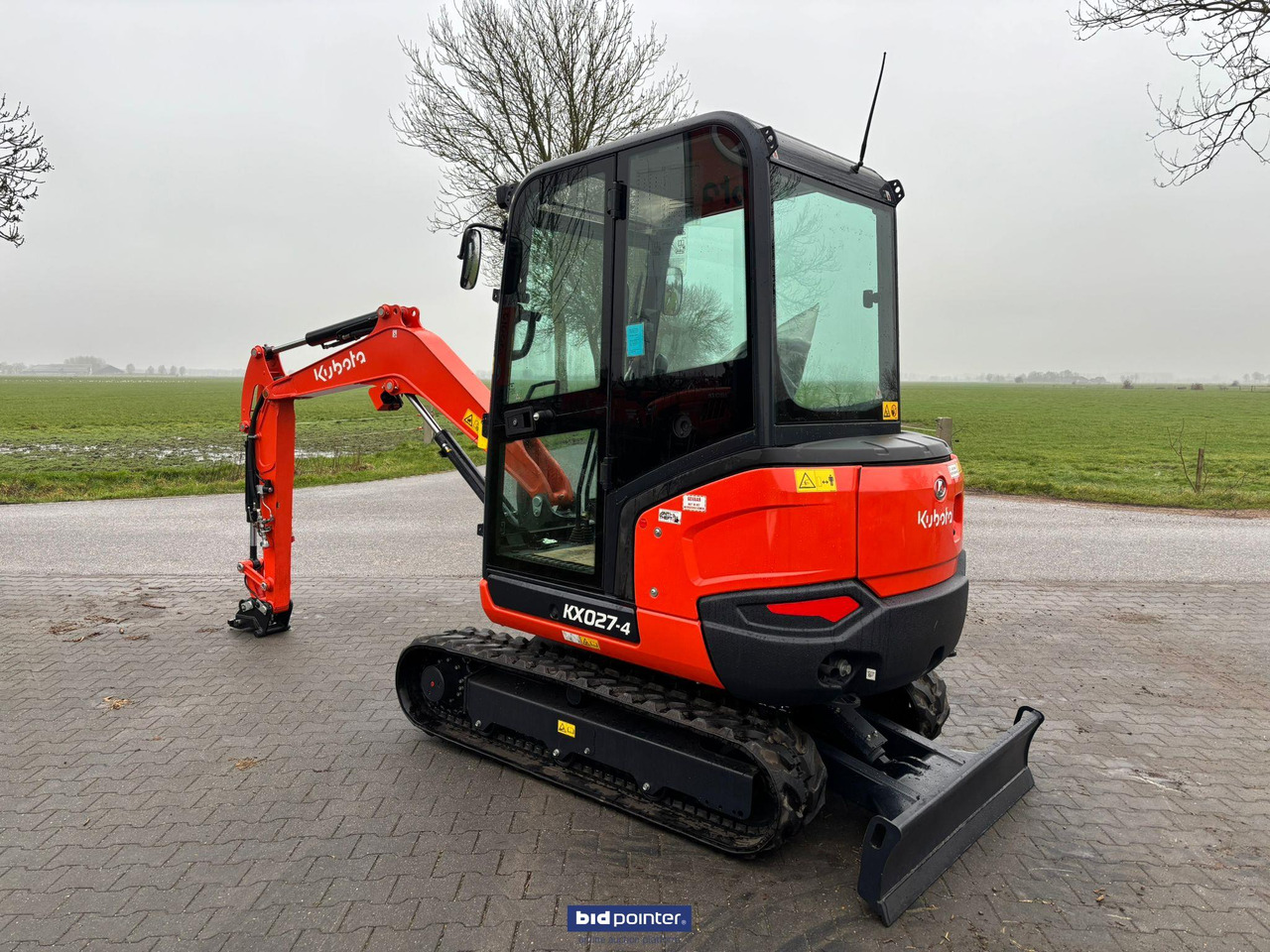 Kubota KX 027 - 4 GL minigraver - Mini bager: slika Kubota KX 027 - 4 GL minigraver - Mini bager Kubota KX 027 - 4 GL minigraver - Mini bager: slika Kubota KX 027 - 4 GL minigraver - Mini bager