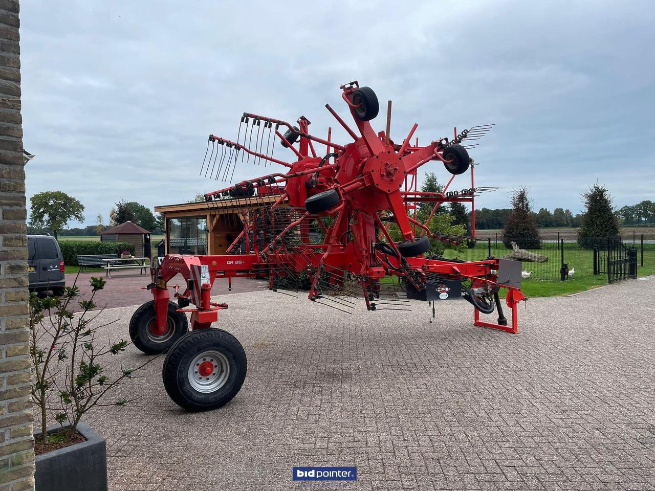 Kuhn GA8521 - Prevrtač sijena/ Grabulje: slika Kuhn GA8521 - Prevrtač sijena/ Grabulje Kuhn GA8521 - Prevrtač sijena/ Grabulje: slika Kuhn GA8521 - Prevrtač sijena/ Grabulje