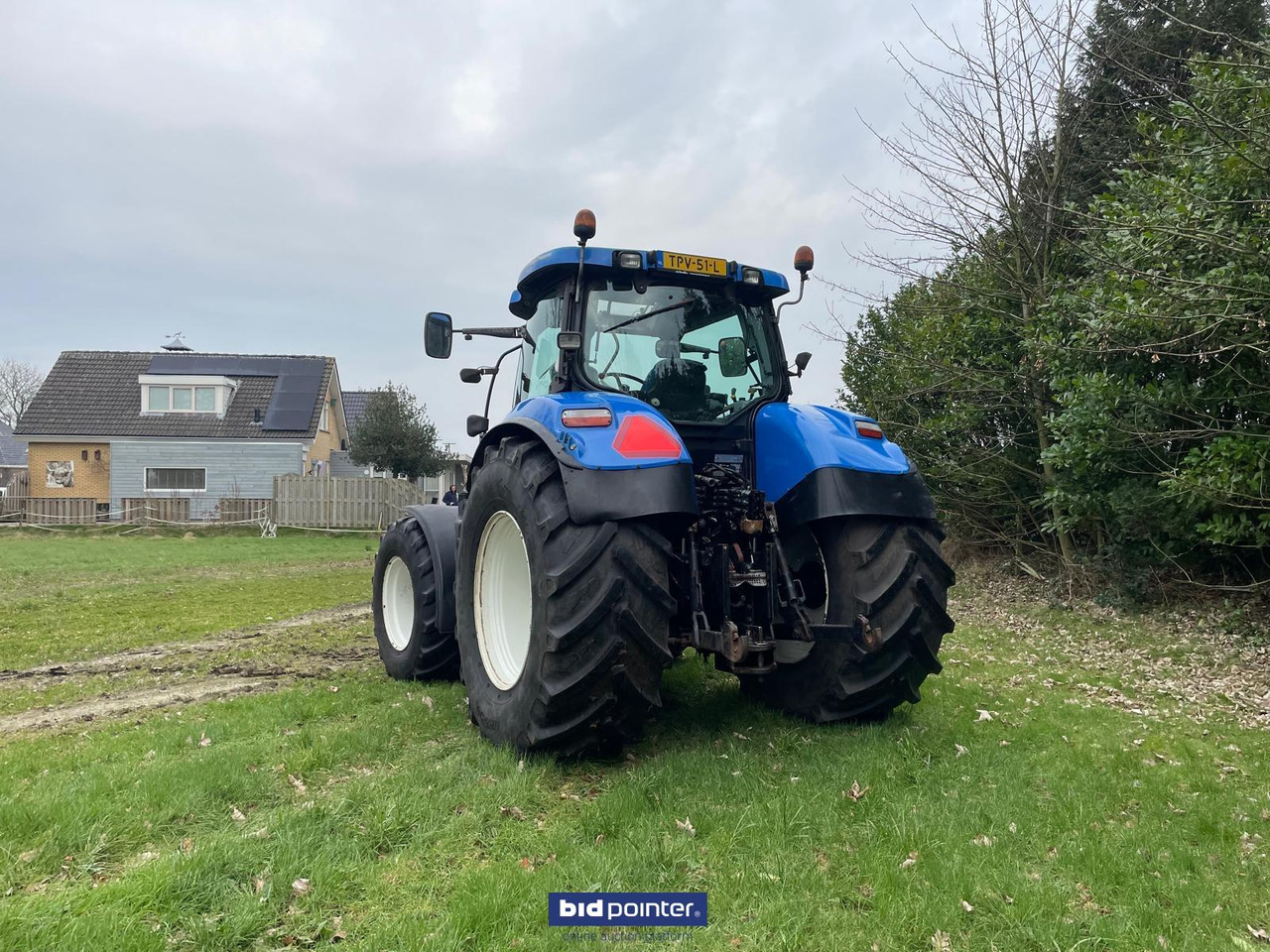 New Holland 6070 - Traktor: slika New Holland 6070 - Traktor New Holland 6070 - Traktor: slika New Holland 6070 - Traktor