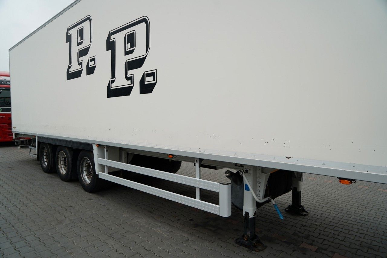 Chereau CHŁODNIA / CARRIER VECTOR 1950MT / DOPPELSTOCK - Poluprikolica hladnjača: slika Chereau CHŁODNIA / CARRIER VECTOR 1950MT / DOPPELSTOCK - Poluprikolica hladnjača Chereau CHŁODNIA / CARRIER VECTOR 1950MT / DOPPELSTOCK - Poluprikolica hladnjača: slika Chereau CHŁODNIA / CARRIER VECTOR 1950MT / DOPPELSTOCK - Poluprikolica hladnjača