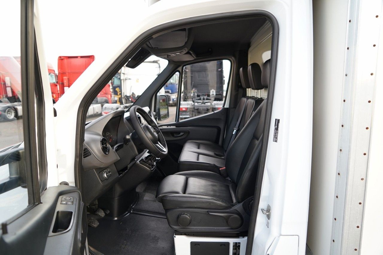 Dostavno vozilo s ceradom Mercedes-Benz SPRINTER / KONTENER / 2019: slika Dostavno vozilo s ceradom Mercedes-Benz SPRINTER / KONTENER / 2019 Dostavno vozilo s ceradom Mercedes-Benz SPRINTER / KONTENER / 2019: slika Dostavno vozilo s ceradom Mercedes-Benz SPRINTER / KONTENER / 2019
