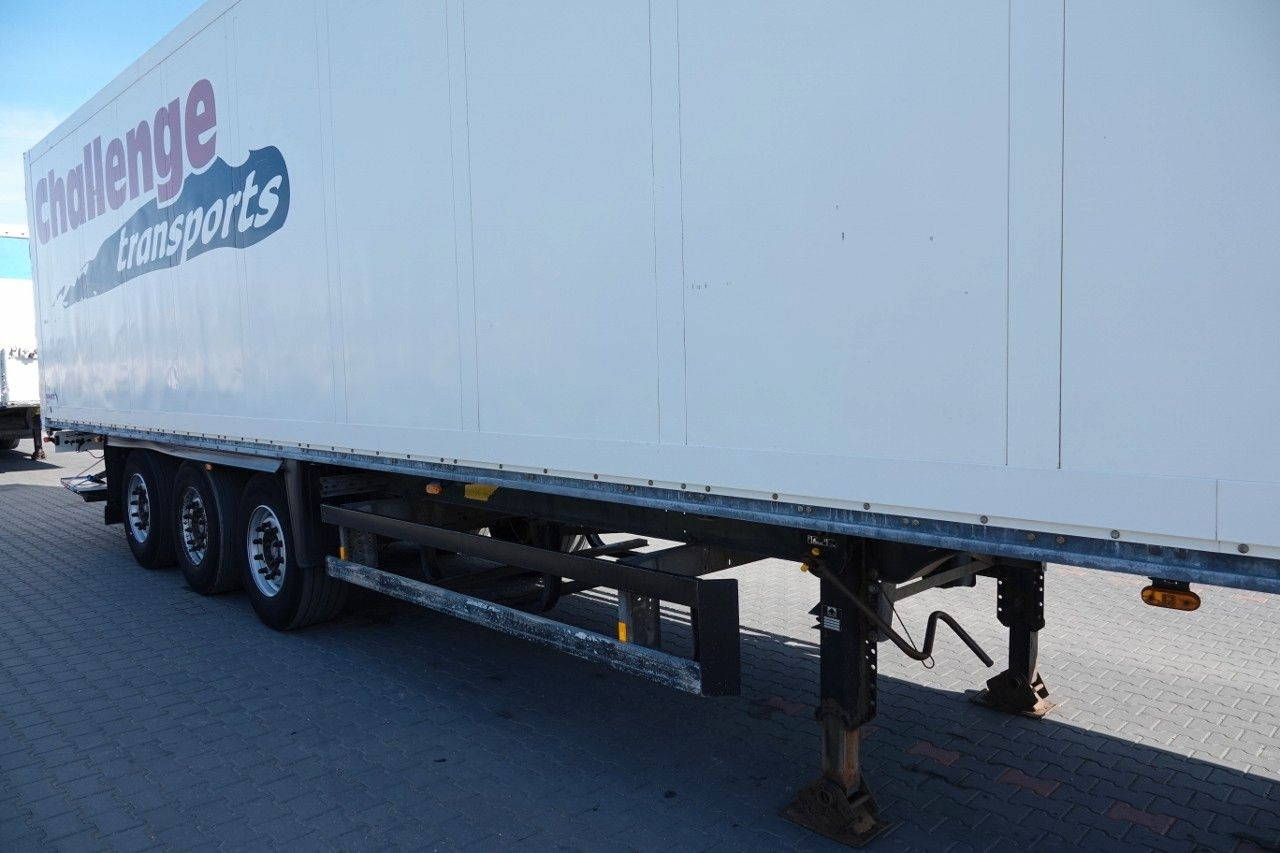 Schmitz Cargobull KONTENER KOFFER / WINDA MBB / SAF / SPROWADZONA - Poluprikolica hladnjača: slika Schmitz Cargobull KONTENER KOFFER / WINDA MBB / SAF / SPROWADZONA - Poluprikolica hladnjača Schmitz Cargobull KONTENER KOFFER / WINDA MBB / SAF / SPROWADZONA - Poluprikolica hladnjača: slika Schmitz Cargobull KONTENER KOFFER / WINDA MBB / SAF / SPROWADZONA - Poluprikolica hladnjača