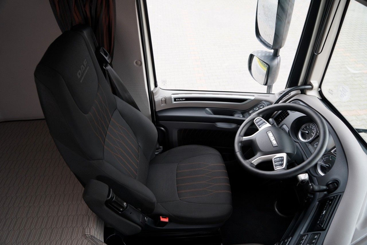 Tegljač DAF XF 480 / SUPER SPACE CAB / OPONY 100% / 2021 ROK: slika Tegljač DAF XF 480 / SUPER SPACE CAB / OPONY 100% / 2021 ROK