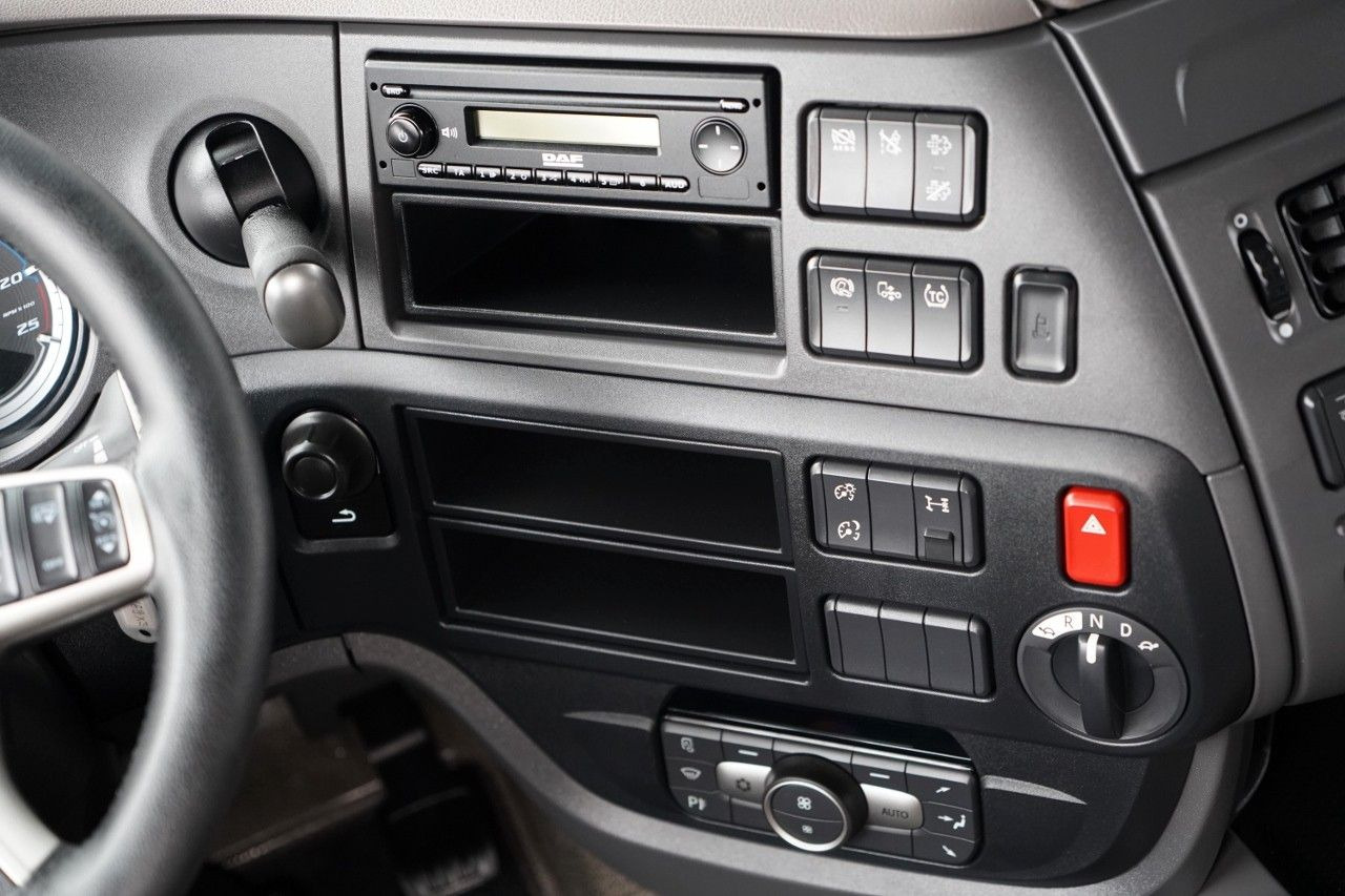 Tegljač DAF XF 480 / SUPER SPACE CAB / OPONY 100% / 2021 ROK: slika Tegljač DAF XF 480 / SUPER SPACE CAB / OPONY 100% / 2021 ROK