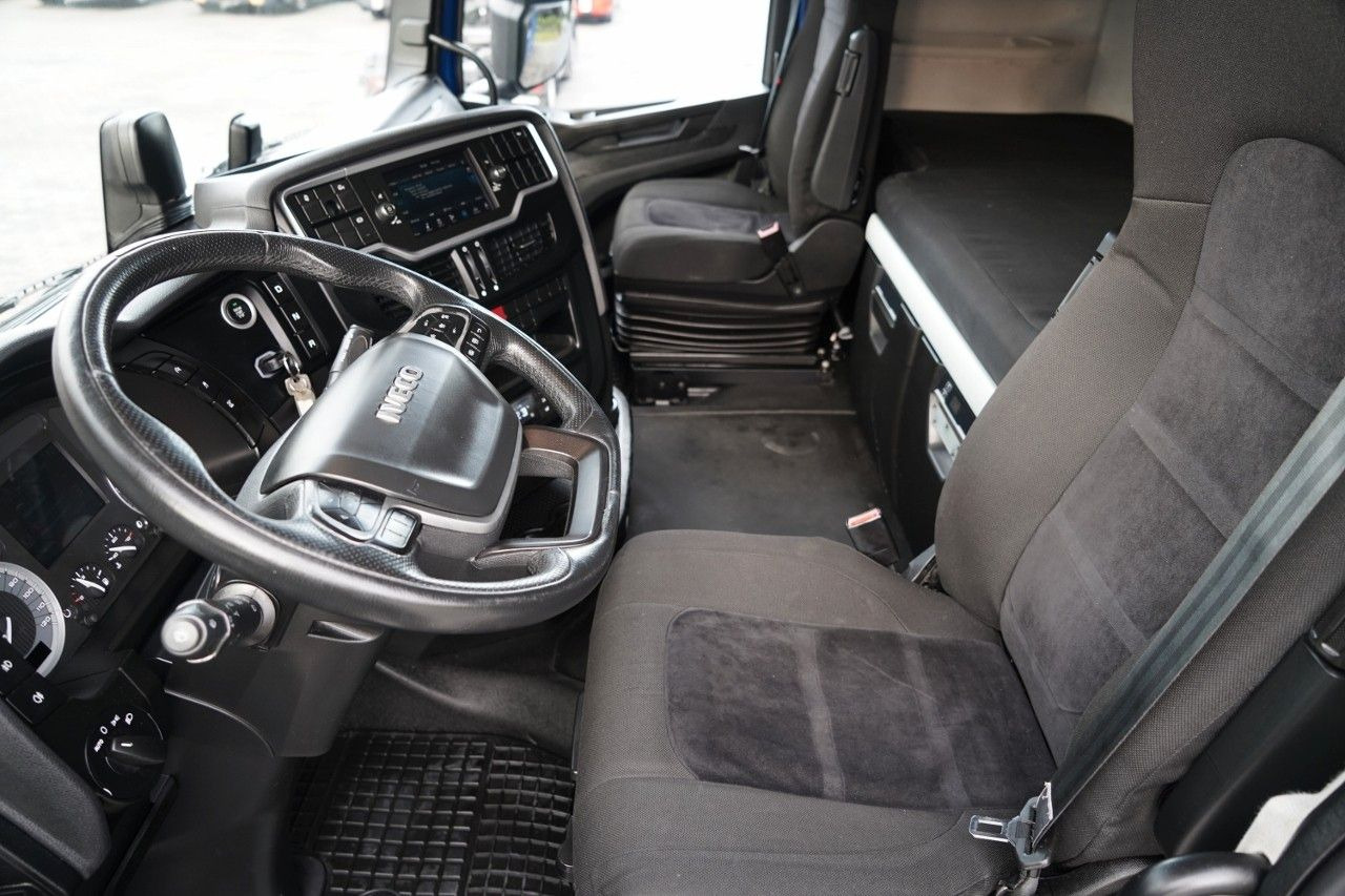 Tegljač Iveco S-WAY / 460 / RETARDER / LNG /: slika Tegljač Iveco S-WAY / 460 / RETARDER / LNG / Tegljač Iveco S-WAY / 460 / RETARDER / LNG /: slika Tegljač Iveco S-WAY / 460 / RETARDER / LNG /