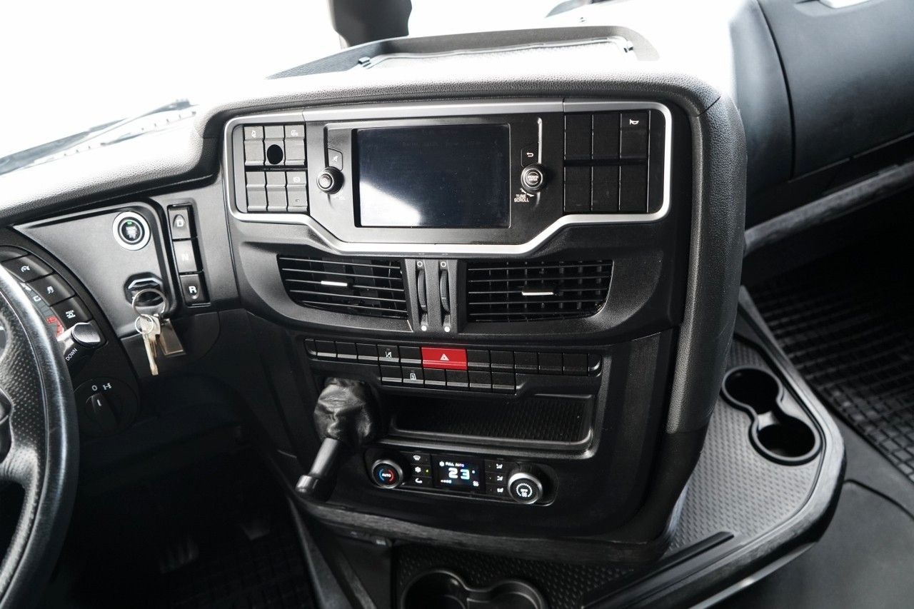 Tegljač Iveco S-WAY / 460 / RETARDER / LNG /: slika Tegljač Iveco S-WAY / 460 / RETARDER / LNG / Tegljač Iveco S-WAY / 460 / RETARDER / LNG /: slika Tegljač Iveco S-WAY / 460 / RETARDER / LNG /